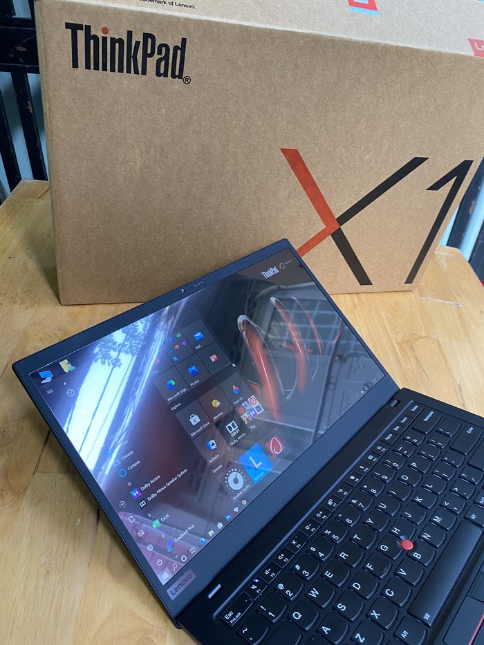 Thinkpad X1 Gen 7 Box 4