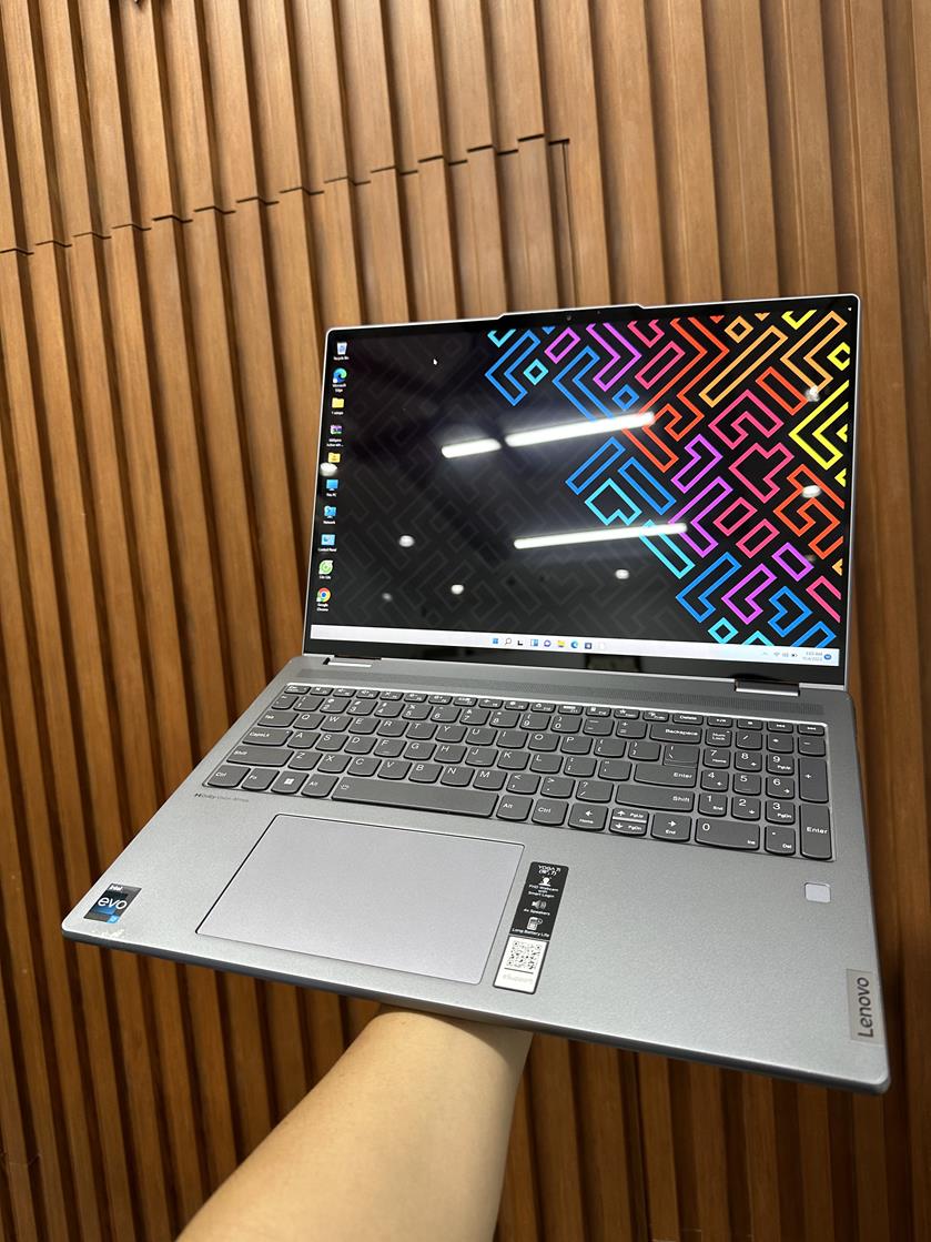 Lenovo Yoga 7 16iah7 9 Copy