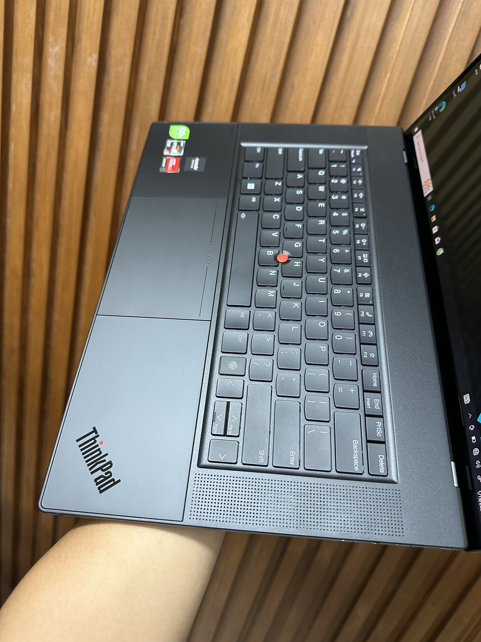 Thinkpad Z16 Ryzen 9 8