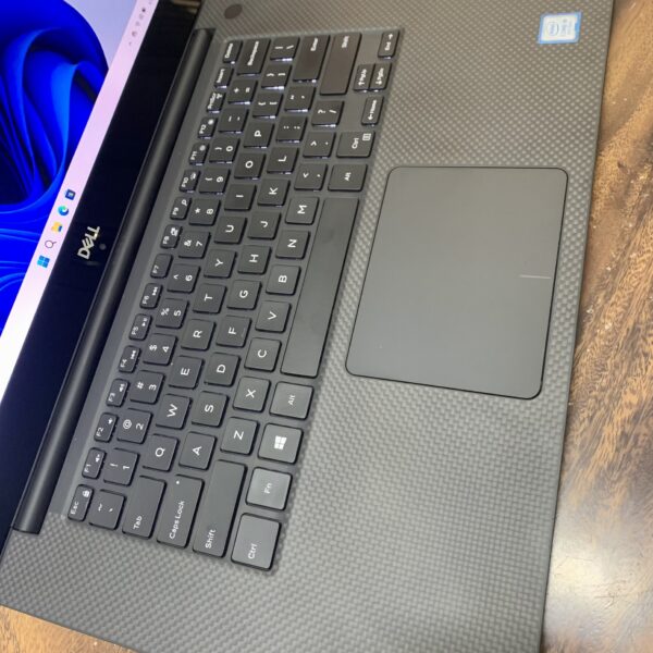 Dell Precision 5540 I9 1