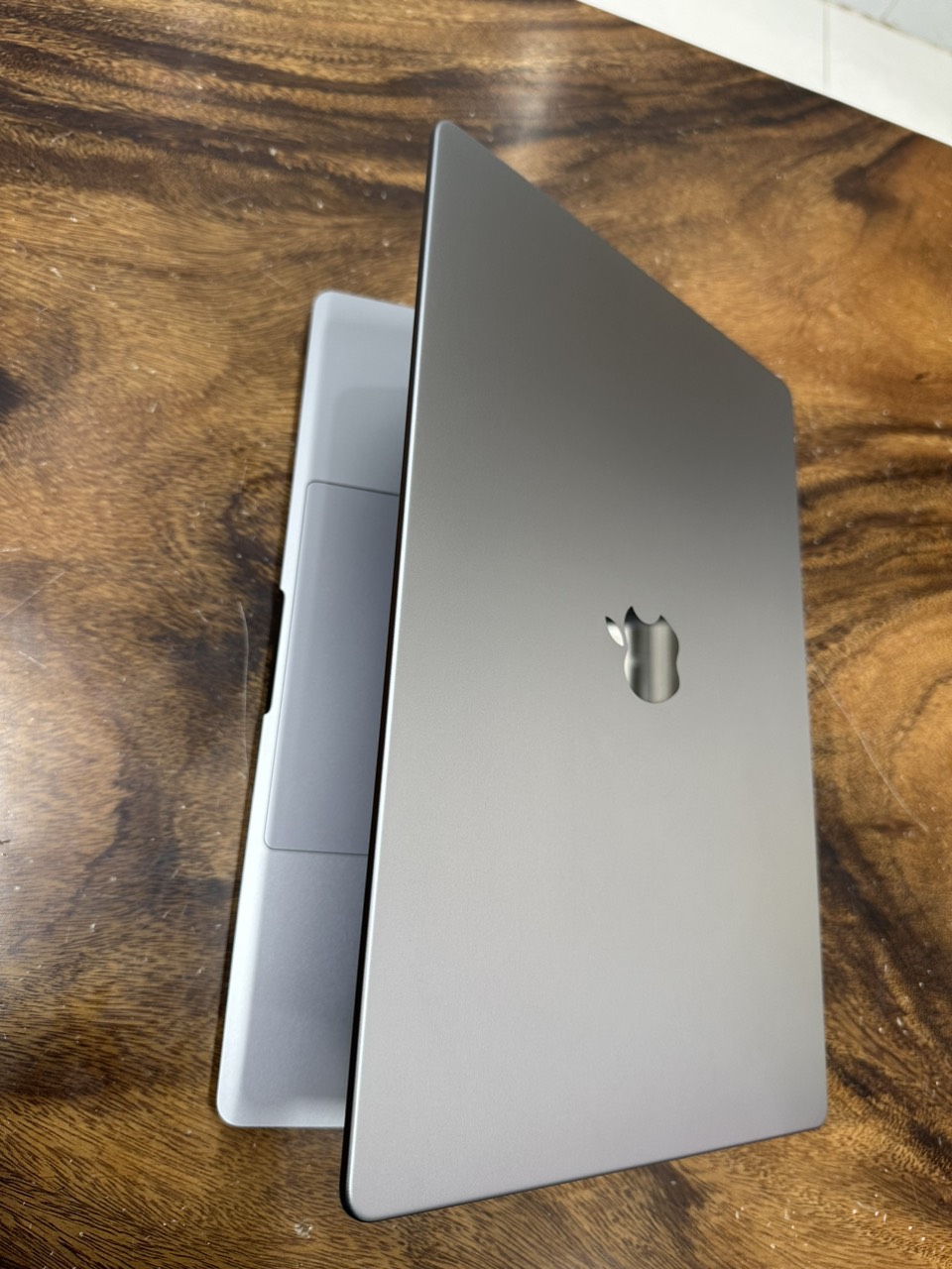 Macbook Pro 16in M1 2021 Gray 1