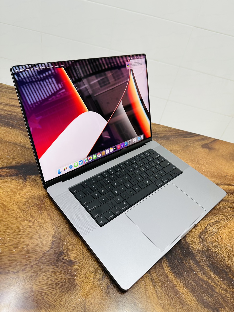 Macbook Pro 16in M1 2021 Gray 3