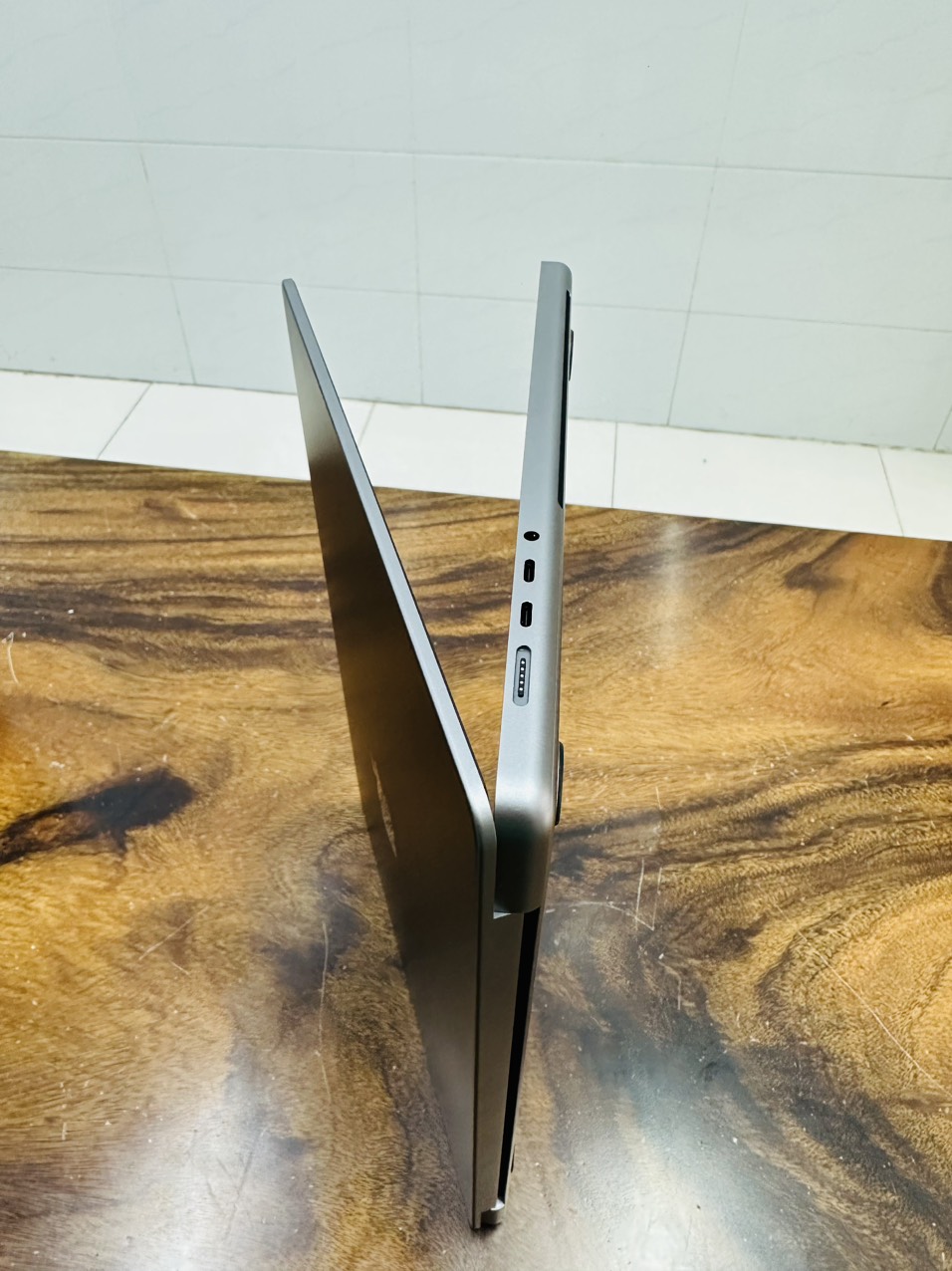 Macbook Pro 16in M1 2021 Gray 5