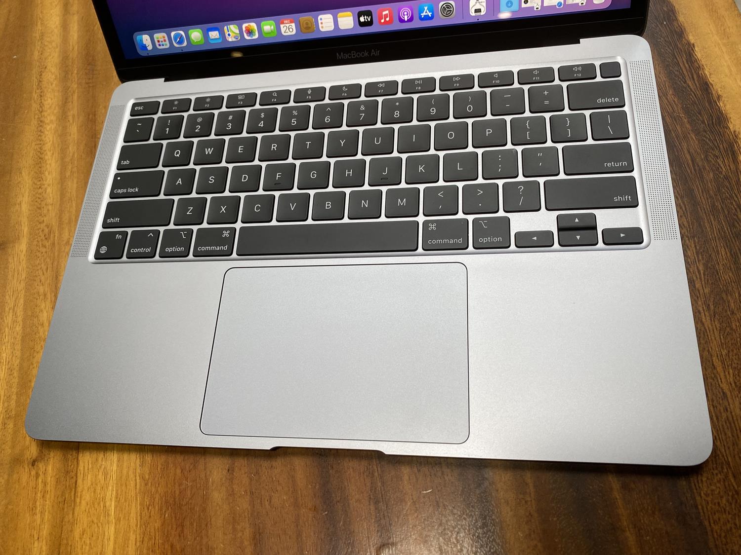 Macbook Air M1 Grey 2