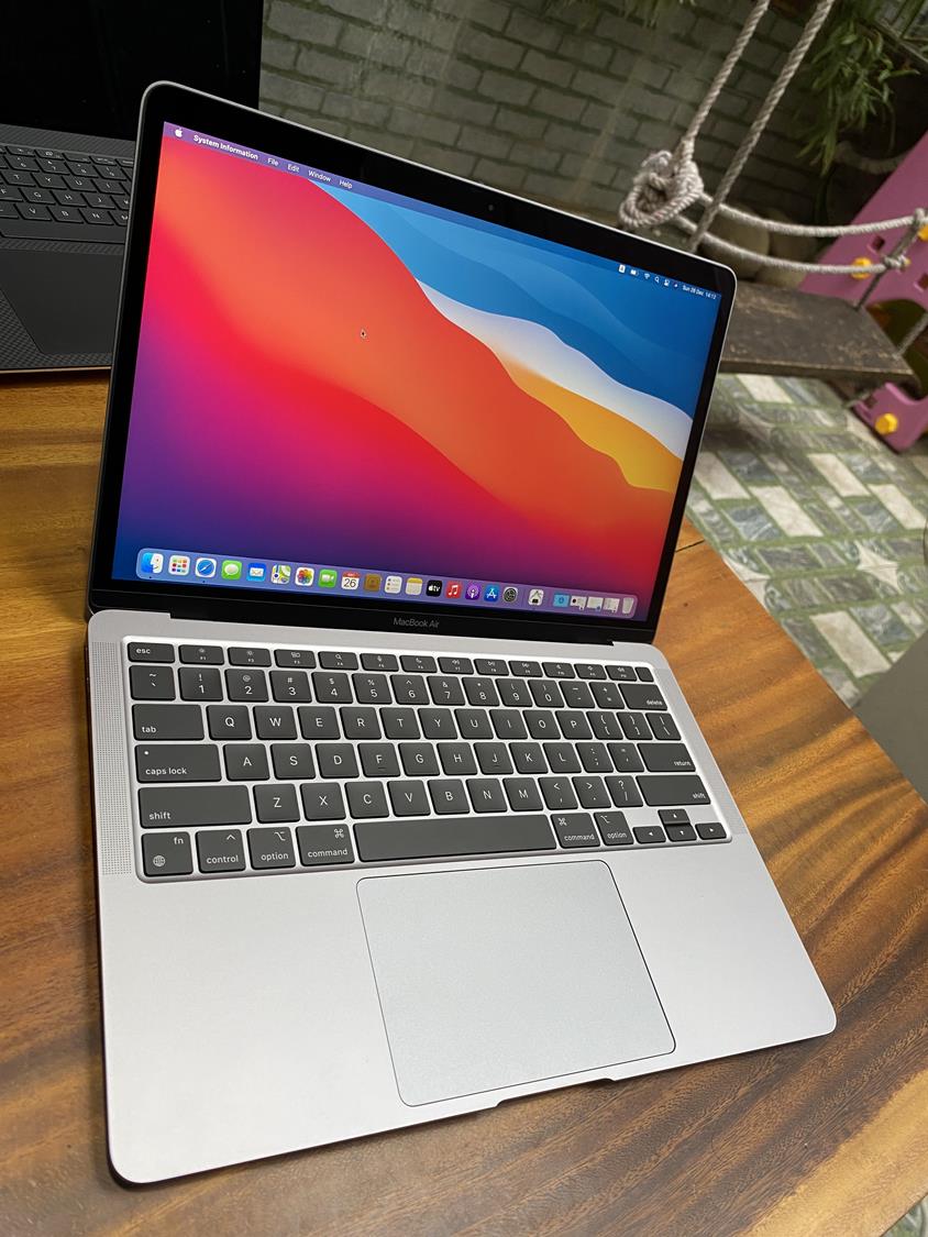 Macbook Air M1 Grey 3