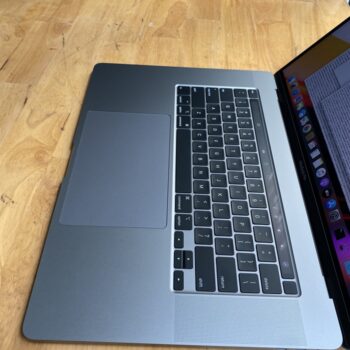 Macbook Pro 16in 7