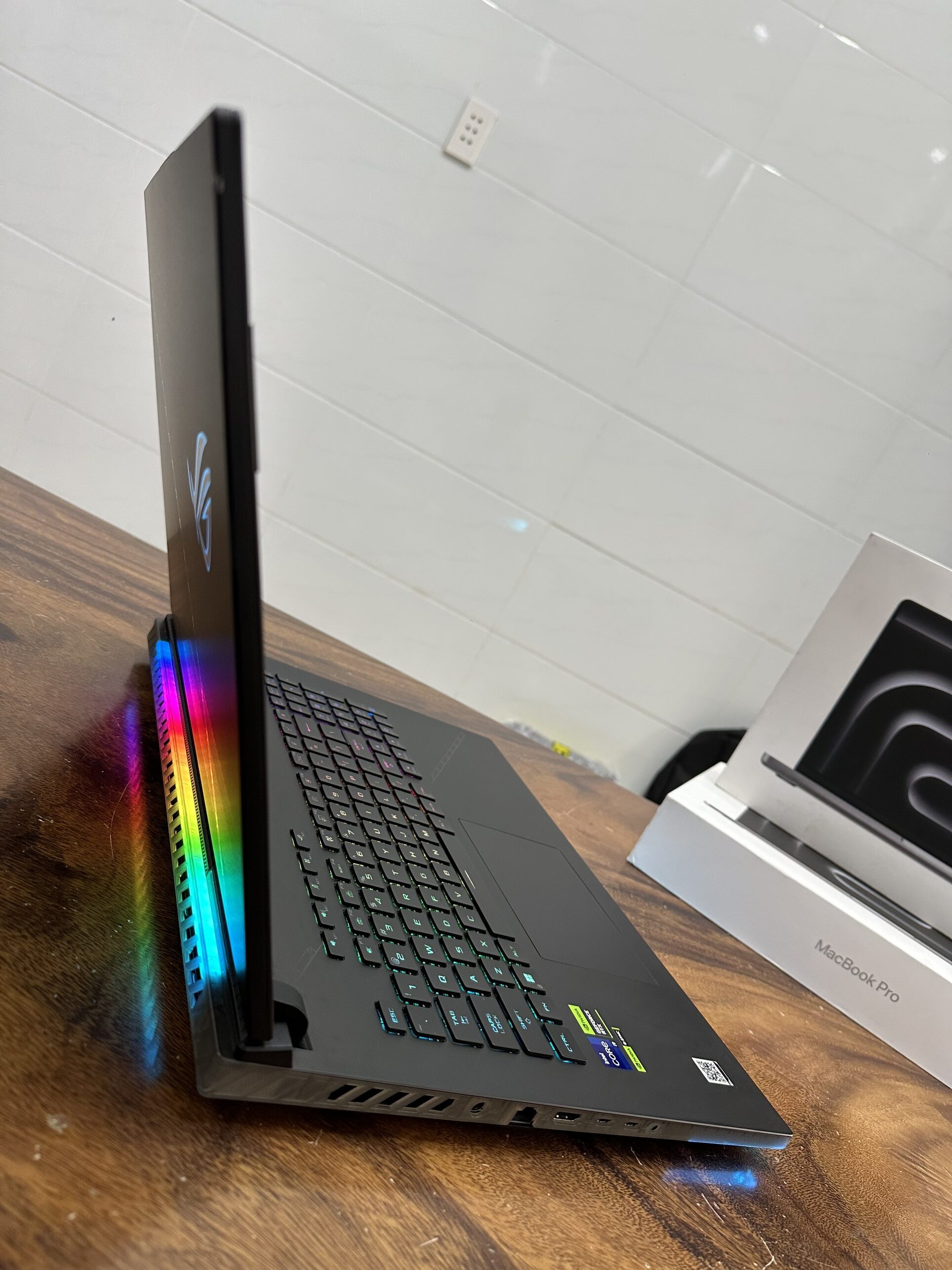 Asus Rog Strix Scar 18 Core I9 13th Anh 4