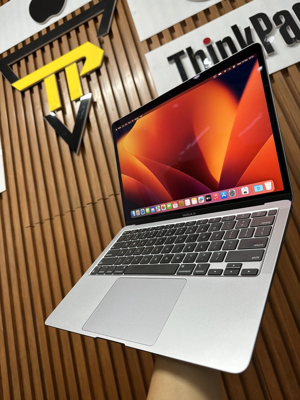 Macbook Air M1 Grey Anh 2