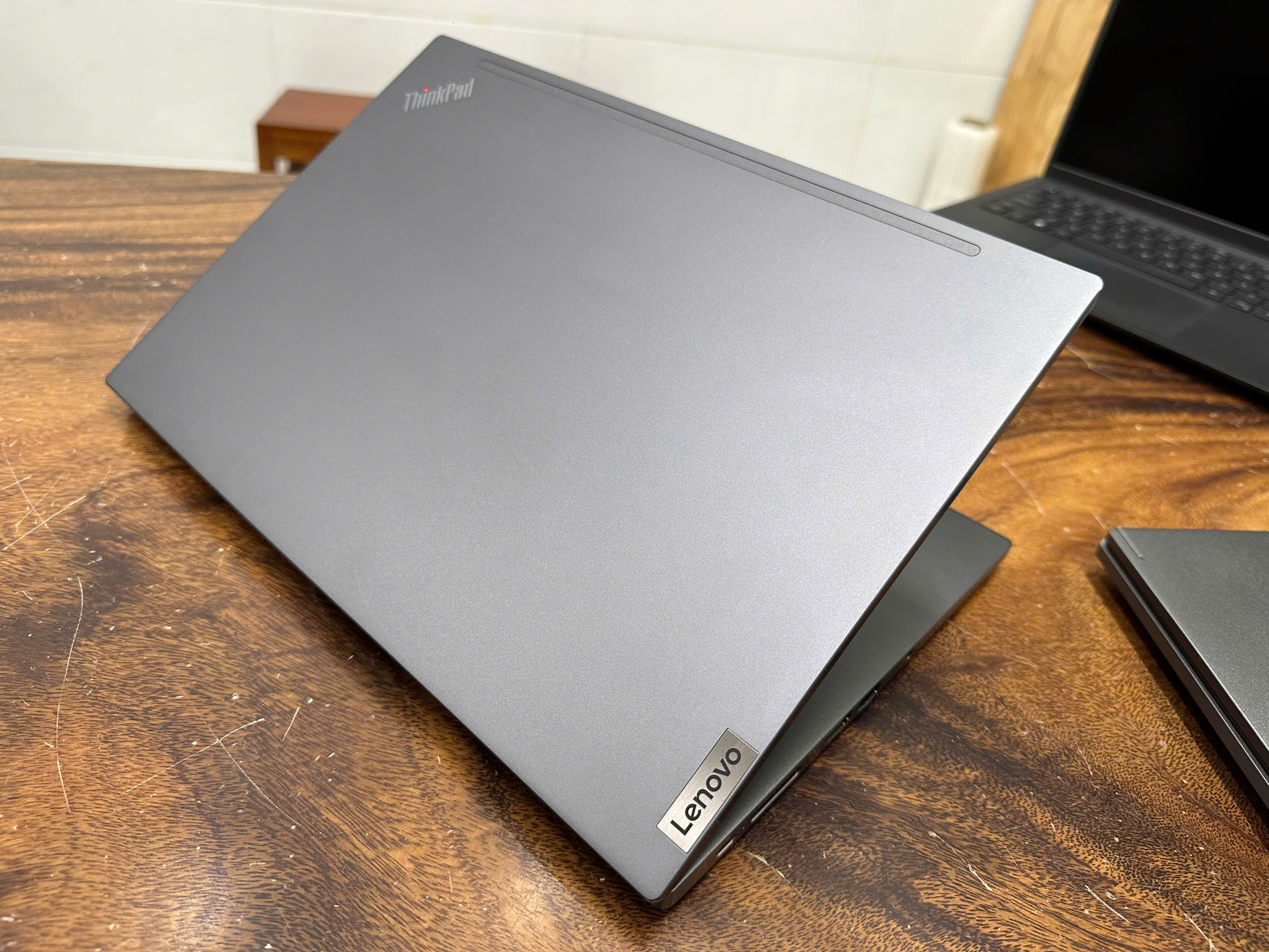 Thinkpad T14s Gen 2 Aluminum 3