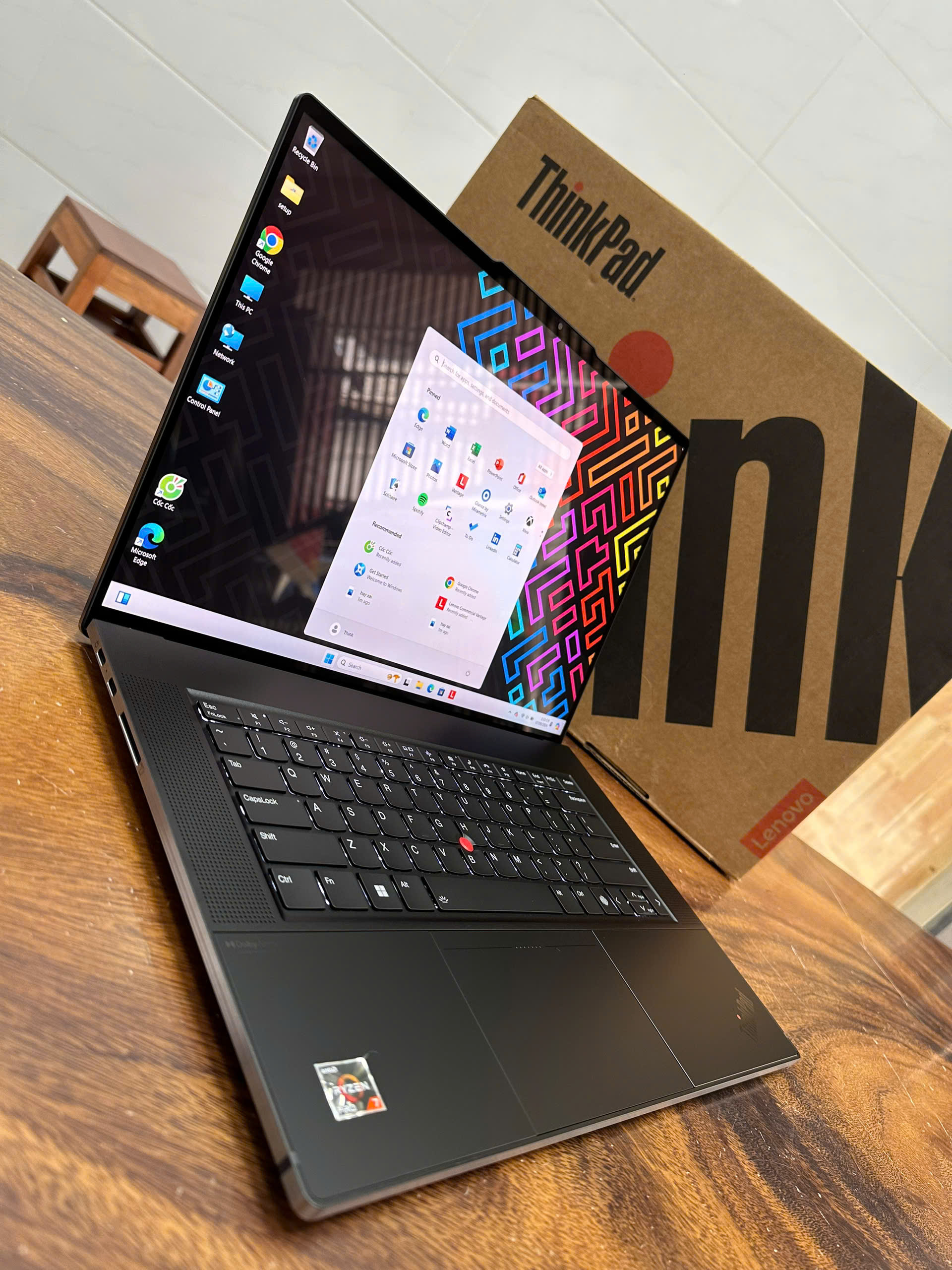 Thinkpad Z16 Ryzen 7 12