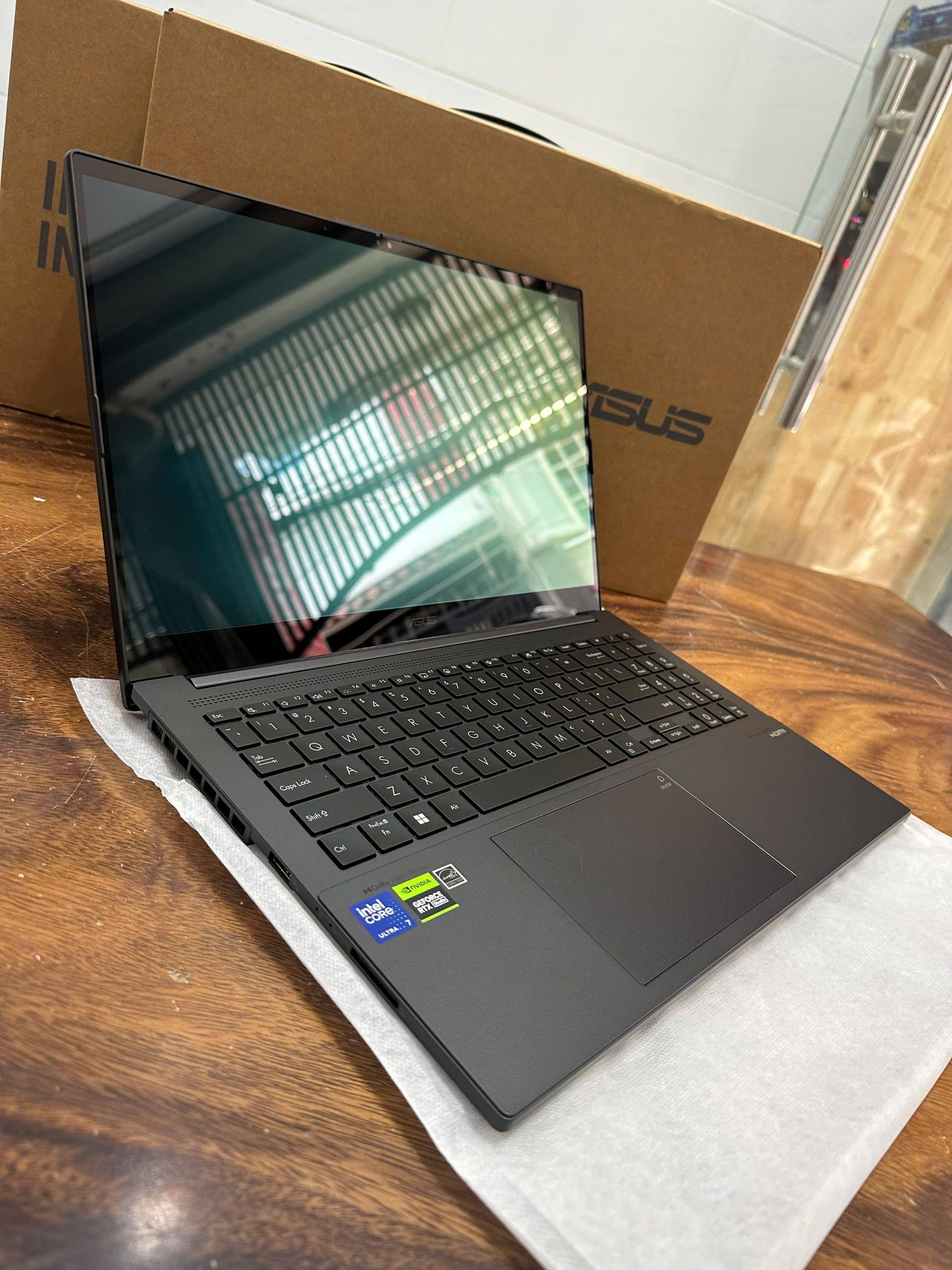 Asus Vivobook Pro 15 Oled Q533 15