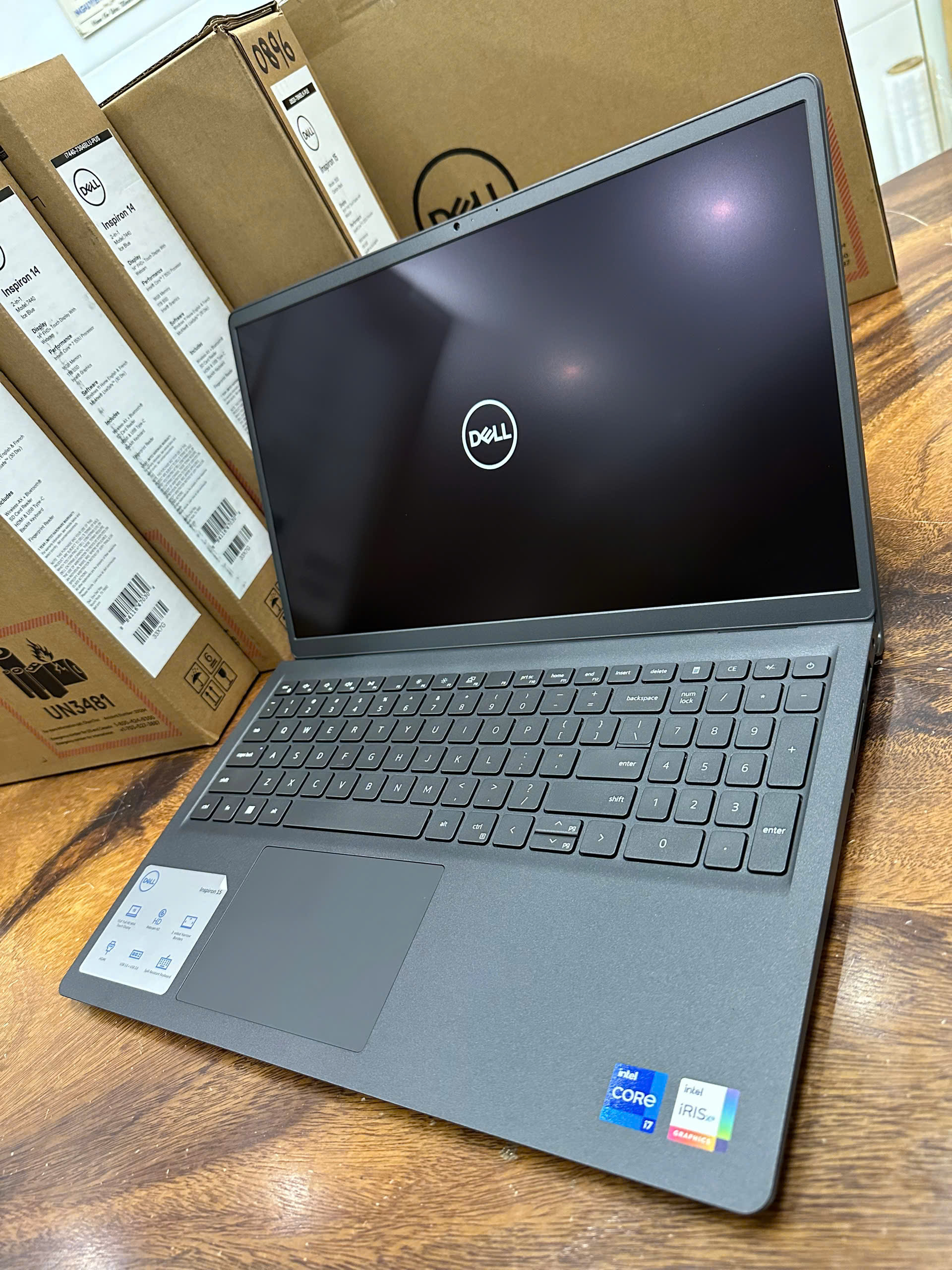 Dell Inspiron 3520 Core I7 New 5