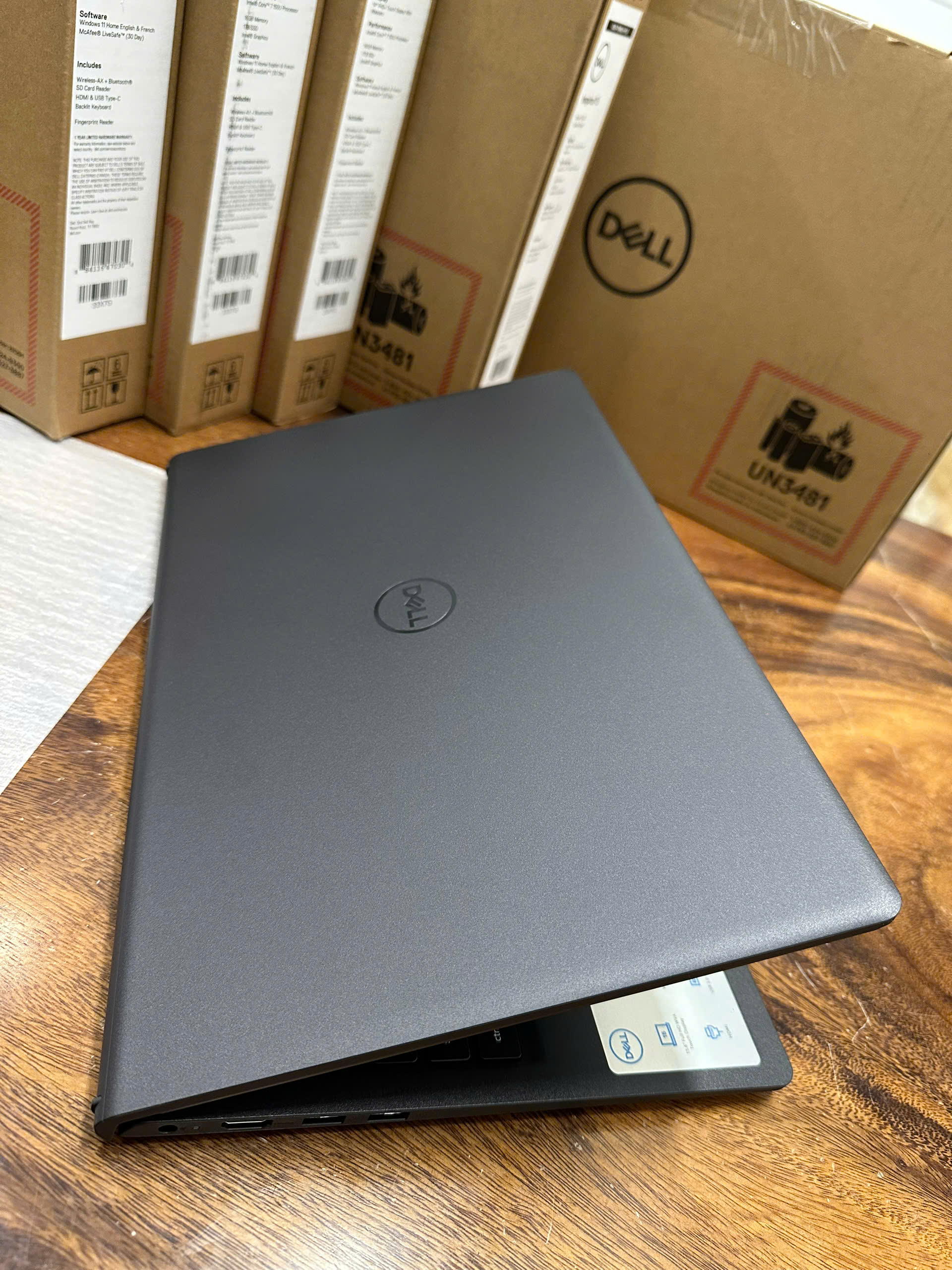 Dell Inspiron 3520 Core I7 New 6