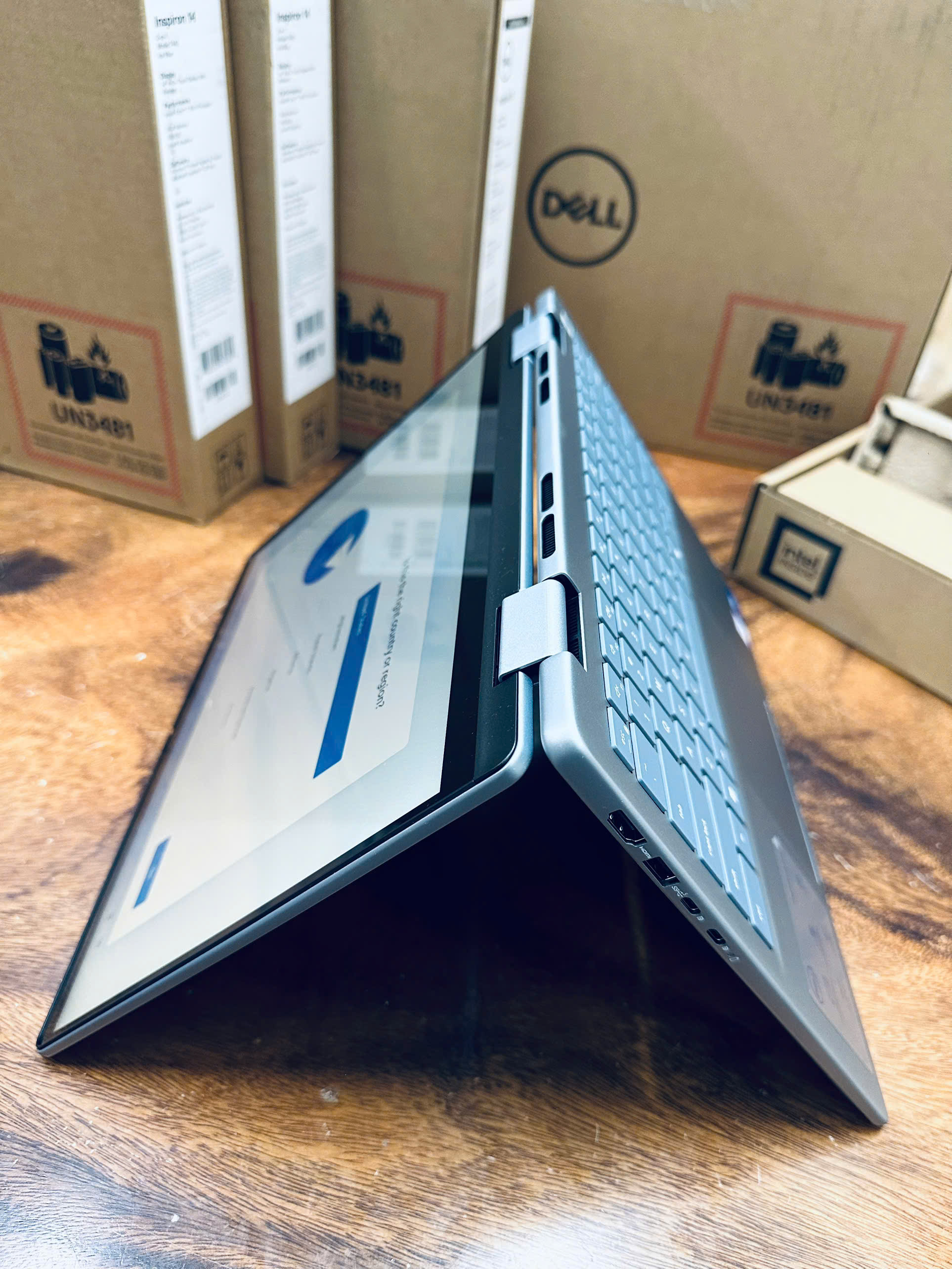 Dell Inspiron 7440 2in1 New 2