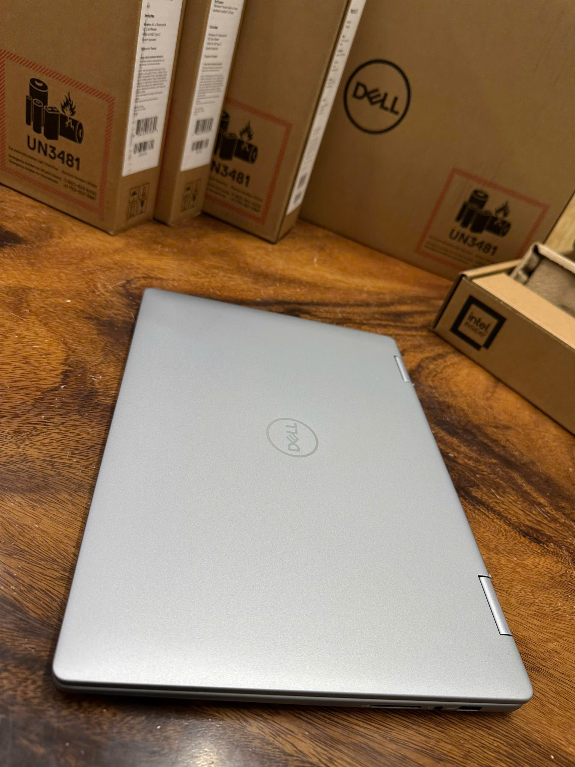 Dell Inspiron 7440 2in1 New 4