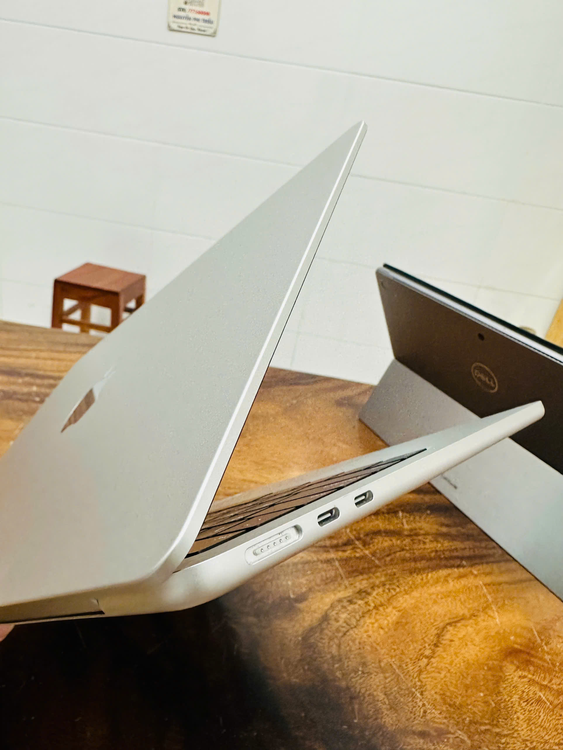 Macbook Air M3 Silver 2