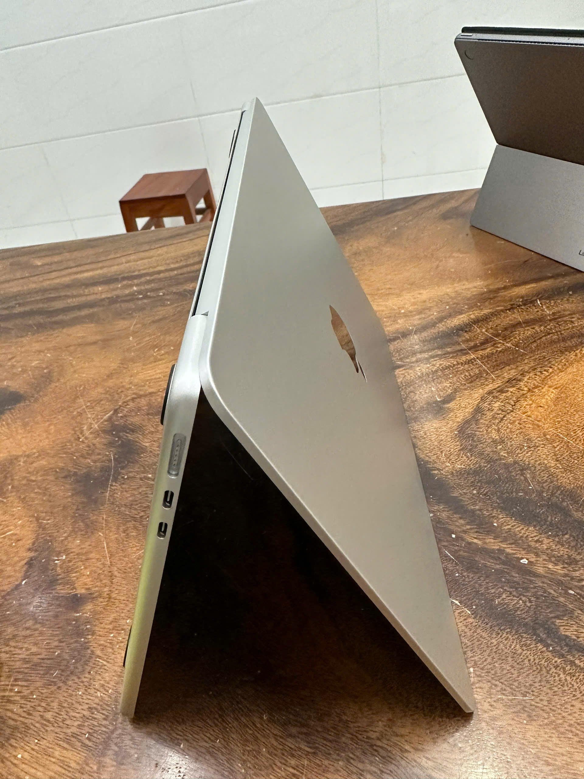 Macbook Air M3 Silver 4