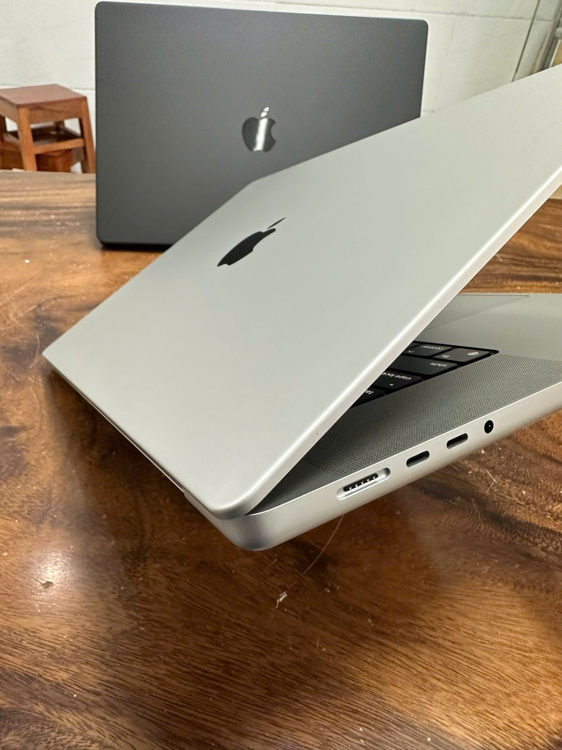 Macbook Pro 16 M1 Silver 13