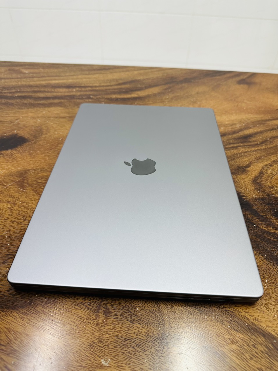 Macbook Pro 16in M1 2021 Gray 4