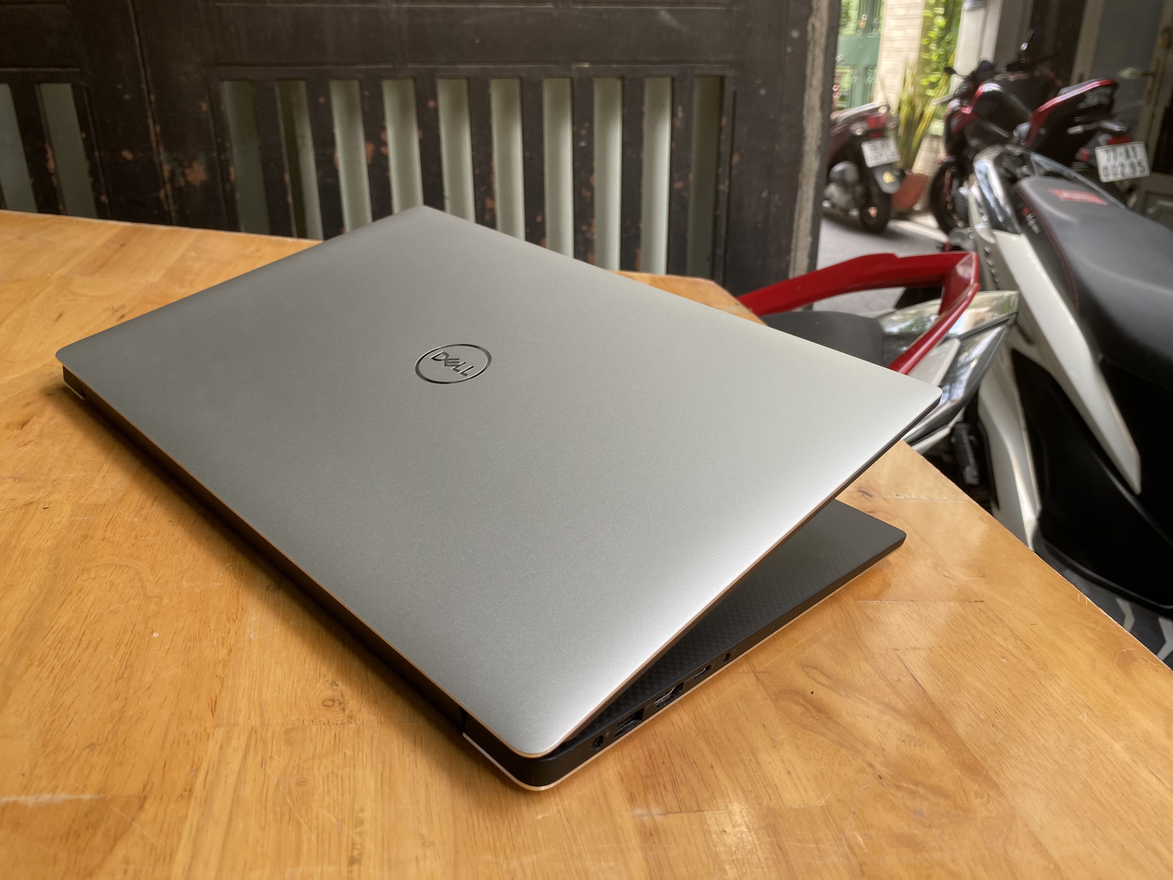 Dell Precision 5540 I7 Face 8