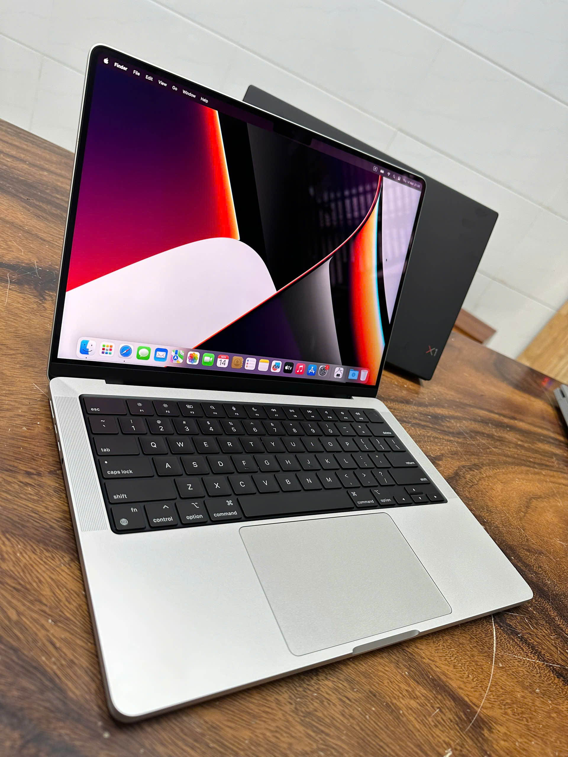 Macbook Pro 14 M2 Silver 2