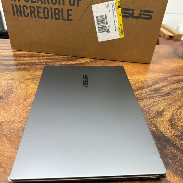 Asus Zenbook Q425 7