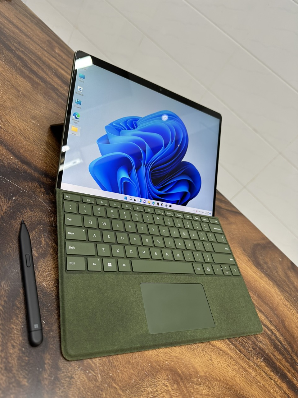 Surface Pro 9 Forest Blue 4