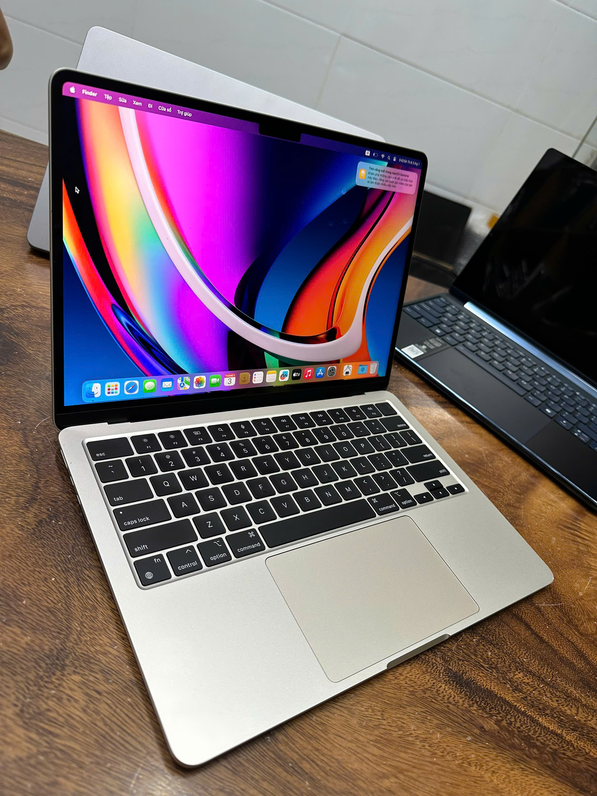 Macbook Air M2 Starlight 3