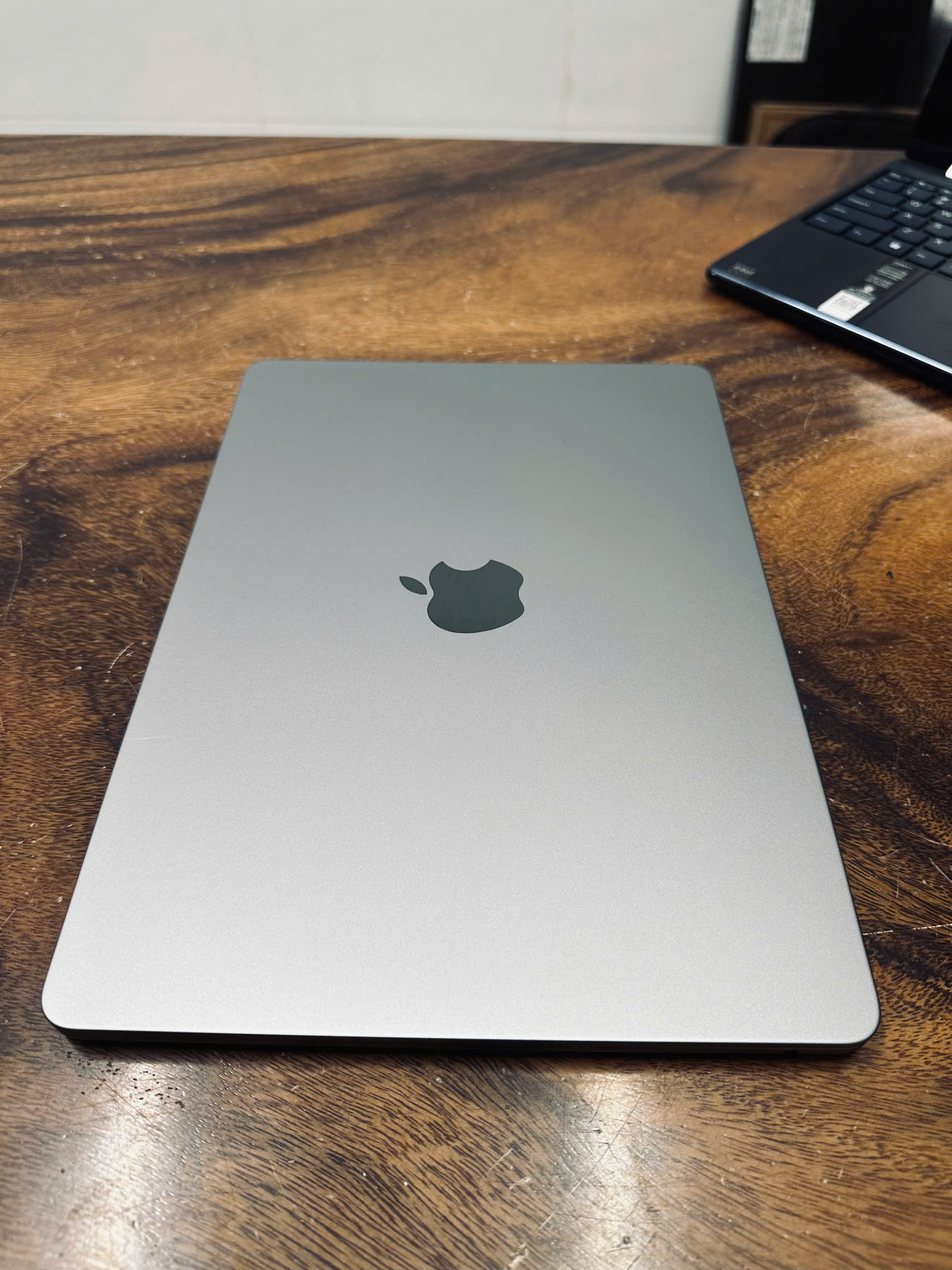 Macbook Air 13in M2 Grey 2