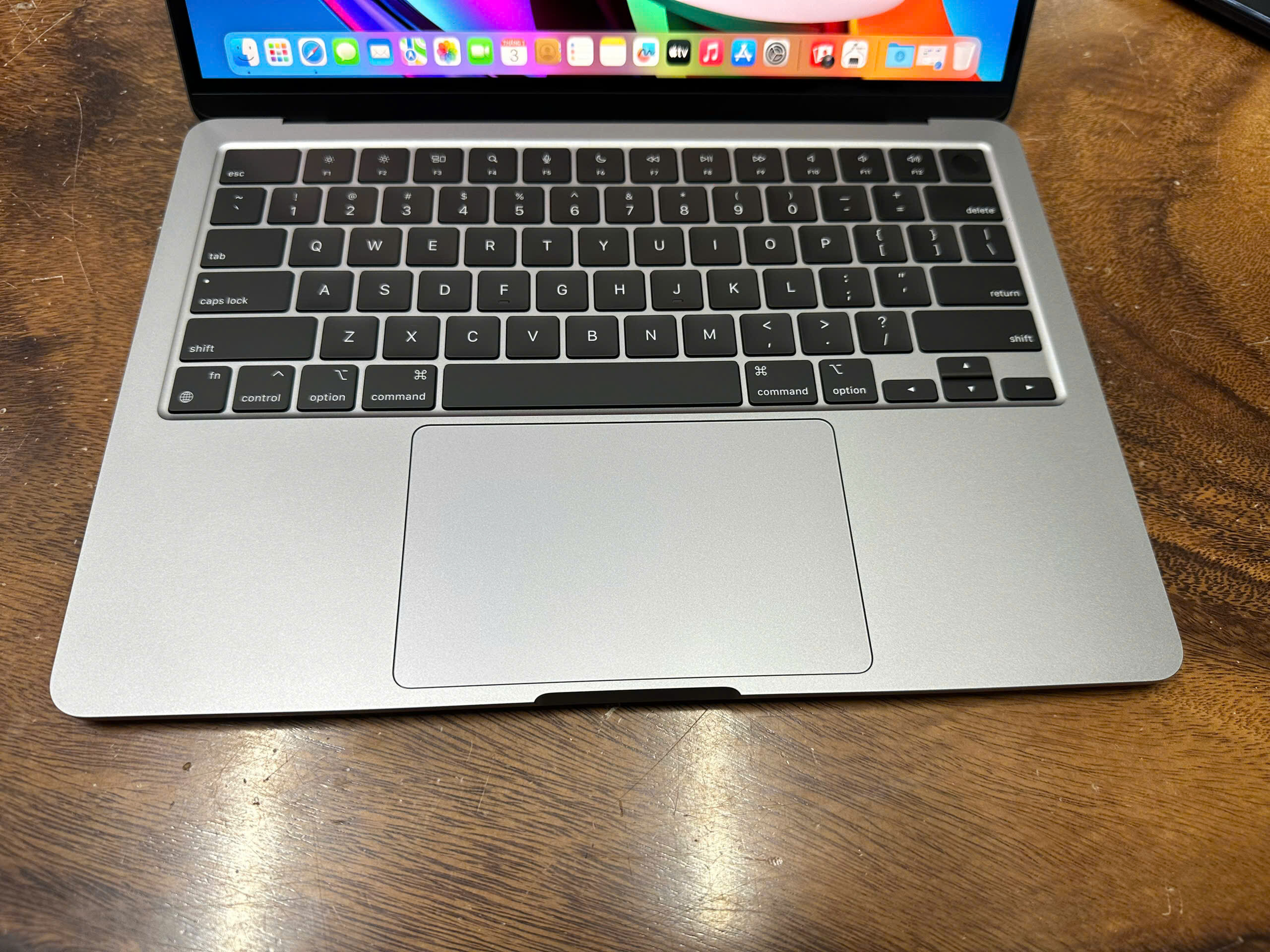 Macbook Air 13in M2 Grey 6