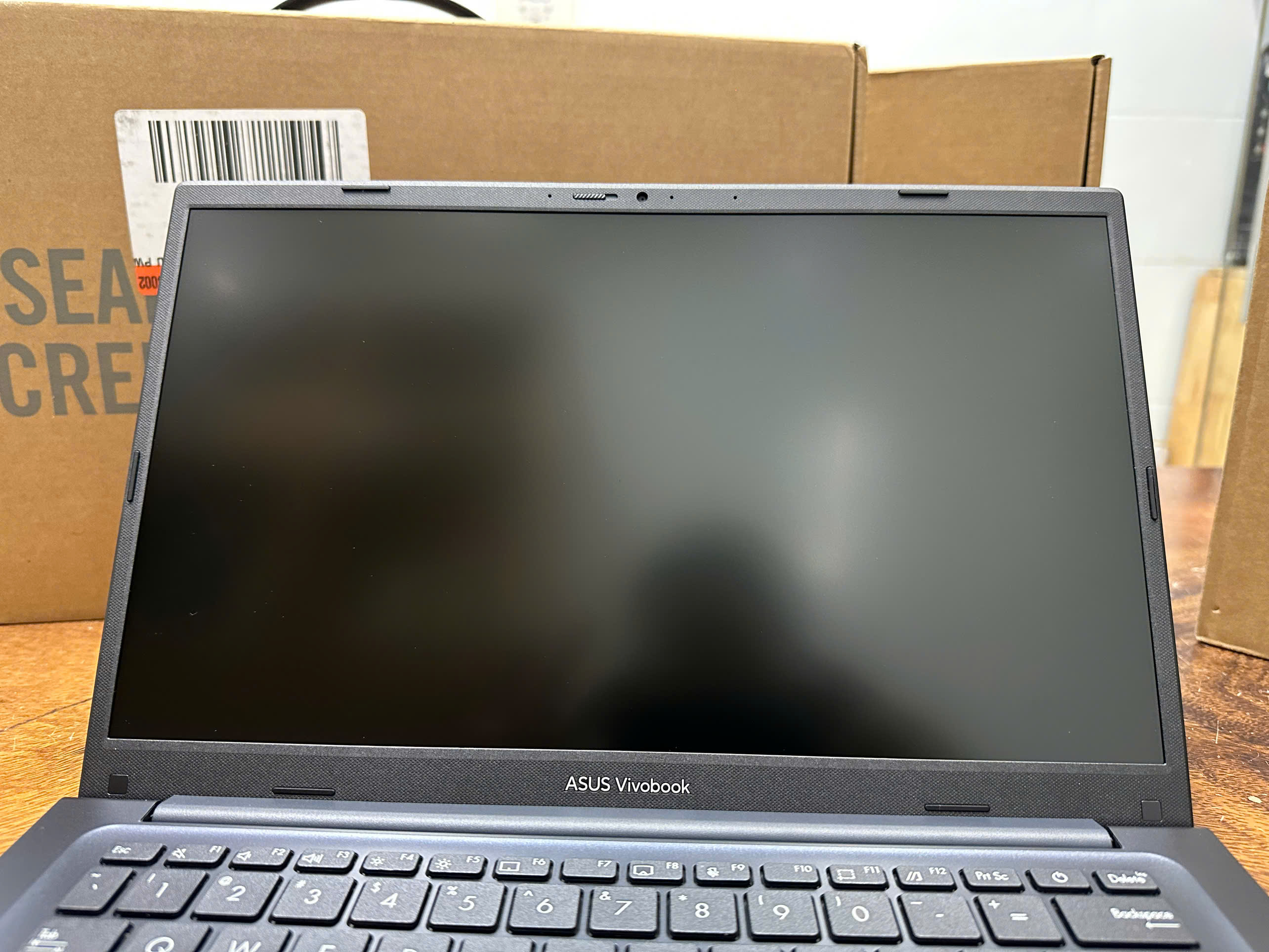 Asus Vivobook X1404z 6