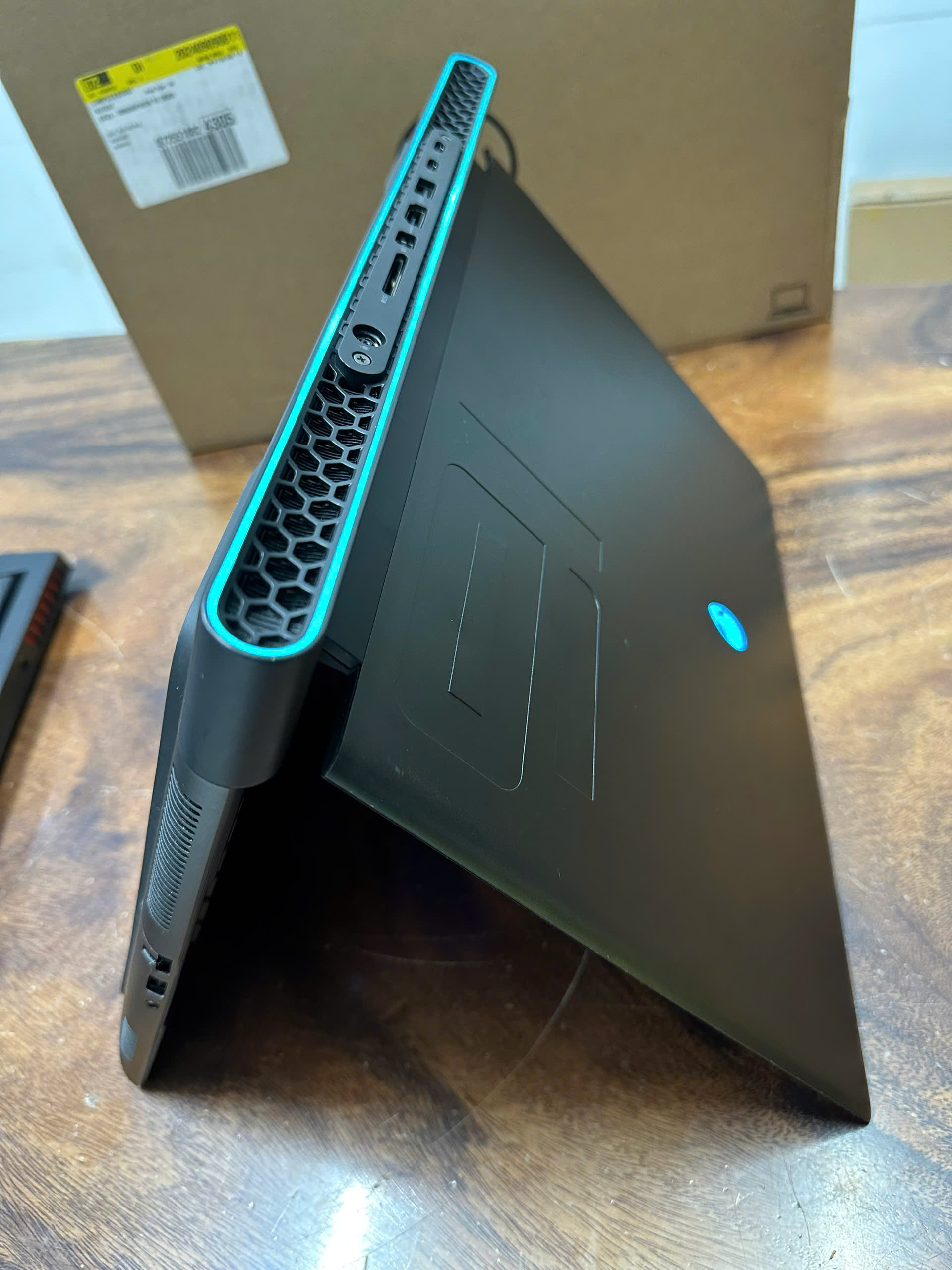 Dell Alienware X16 R1 4