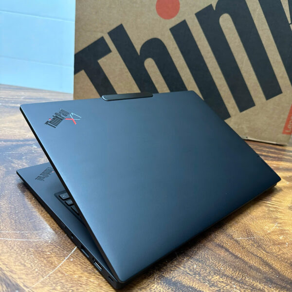 Thinkpad X1 Carbon Gen 12 Ultra 7 7