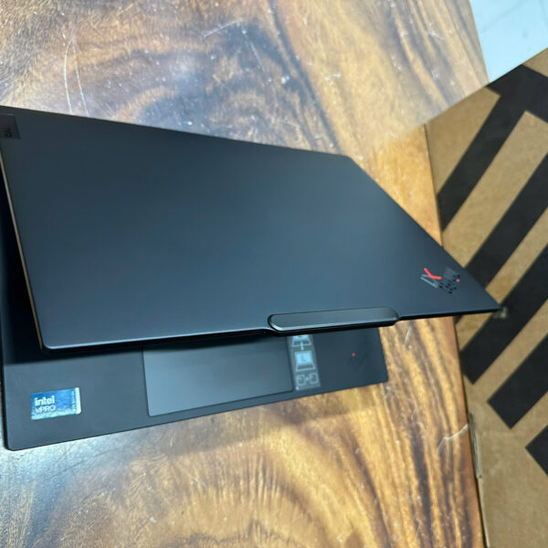 Thinkpad X1 Carbon Gen 12 Ultra 7 8