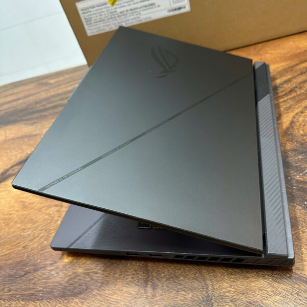 Asus Rog Strix G16 G614j 9
