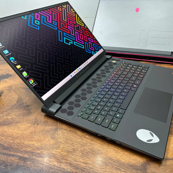 Dell Alienware M18 R1 Ryzen 9 9