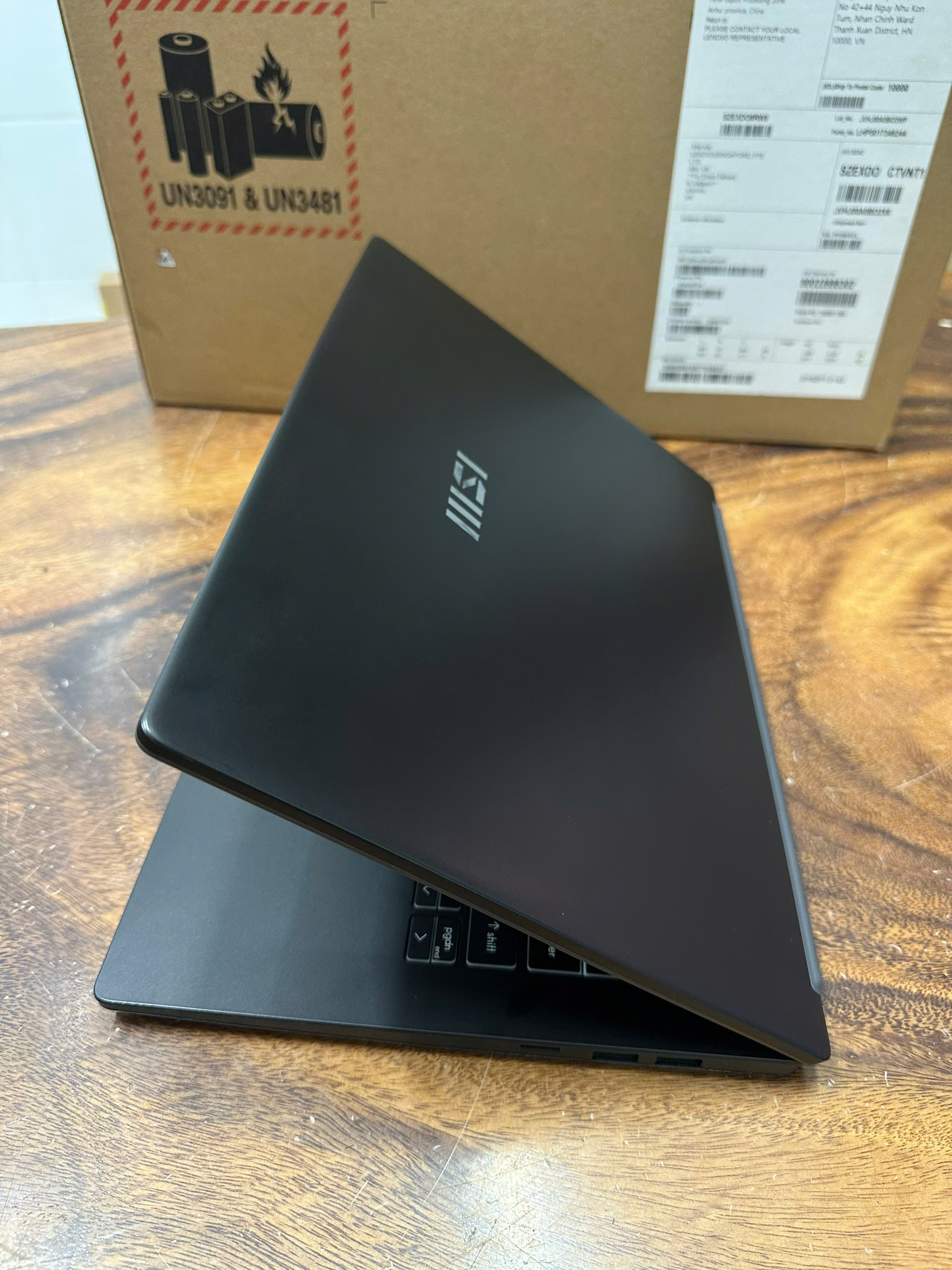 Msi Modern 14 C7m 6