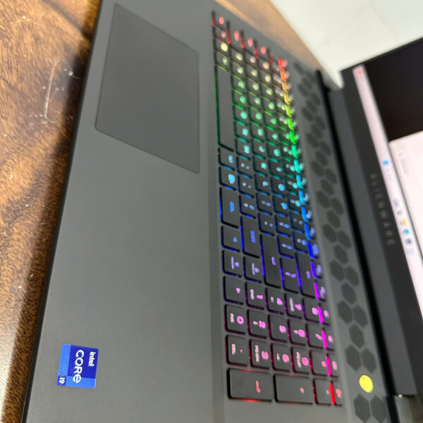 Dell Alienware M18 R2 2