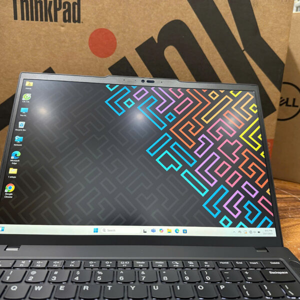 Thinkpad P14s Gen 5 Ryzen 7 8