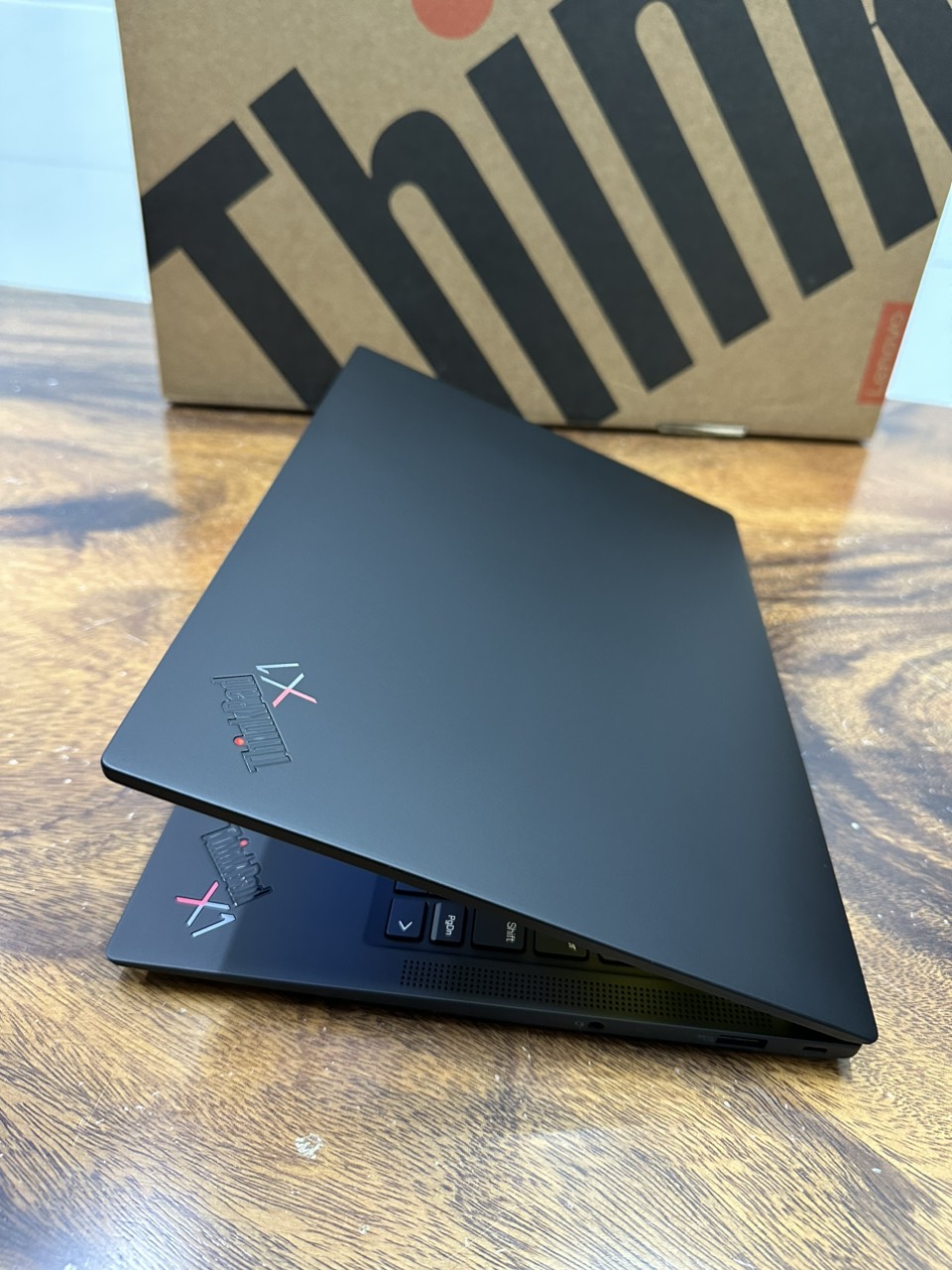 Thinkpad X1 Carbon Gen 11 12