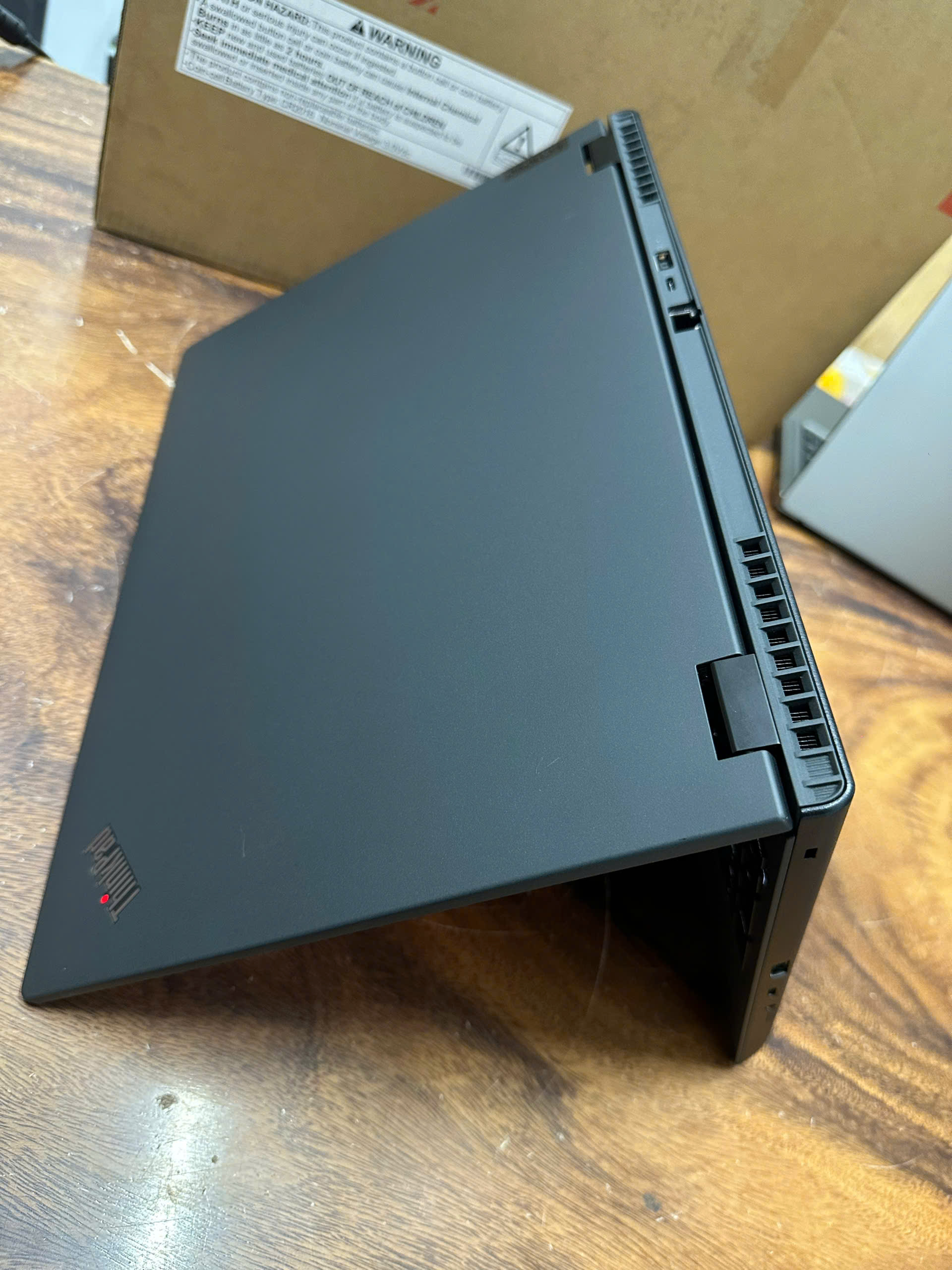 Thinkpad P16v Gen 2 Ultra 7 3
