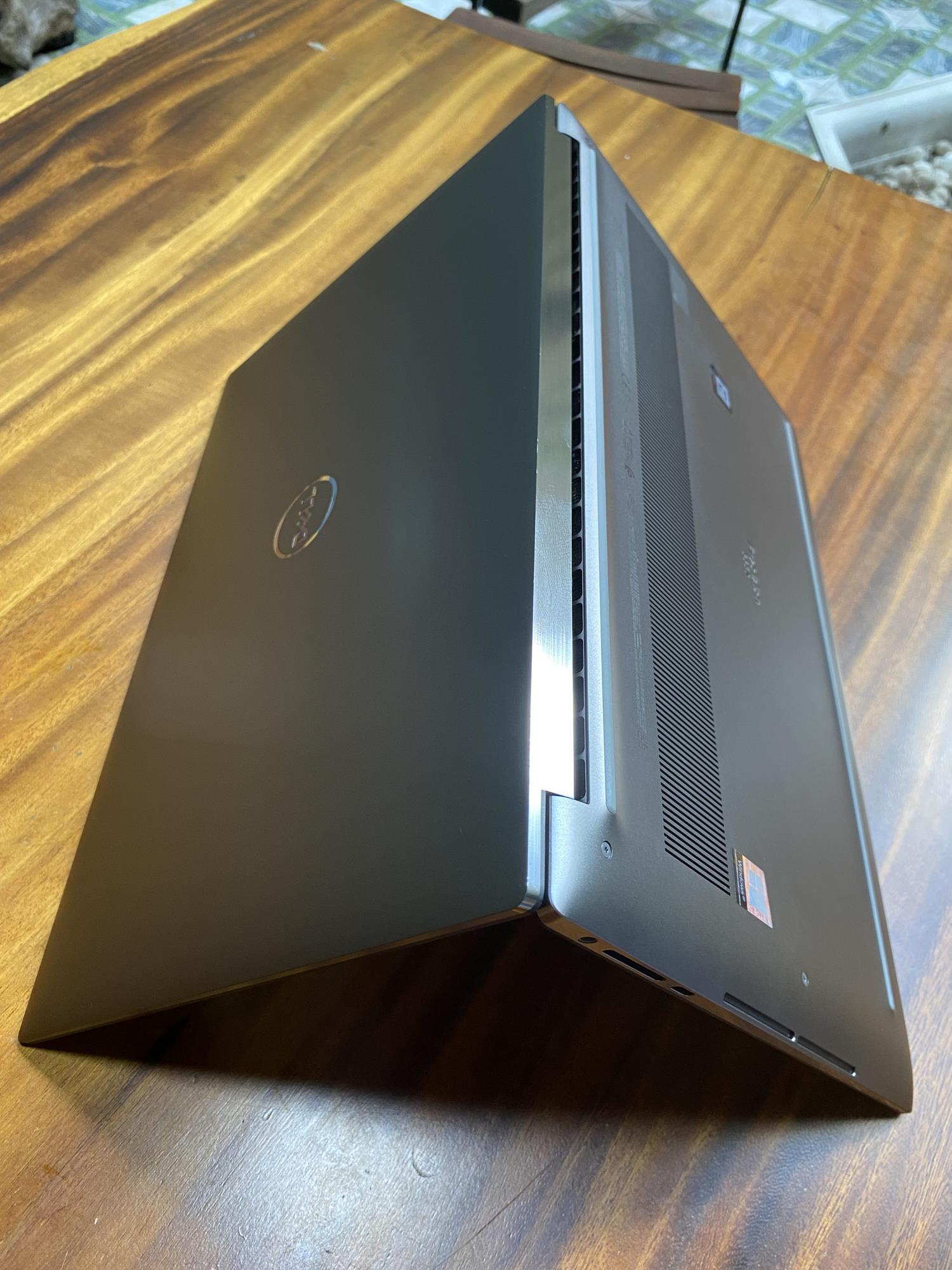 Dell Precision 5550 6