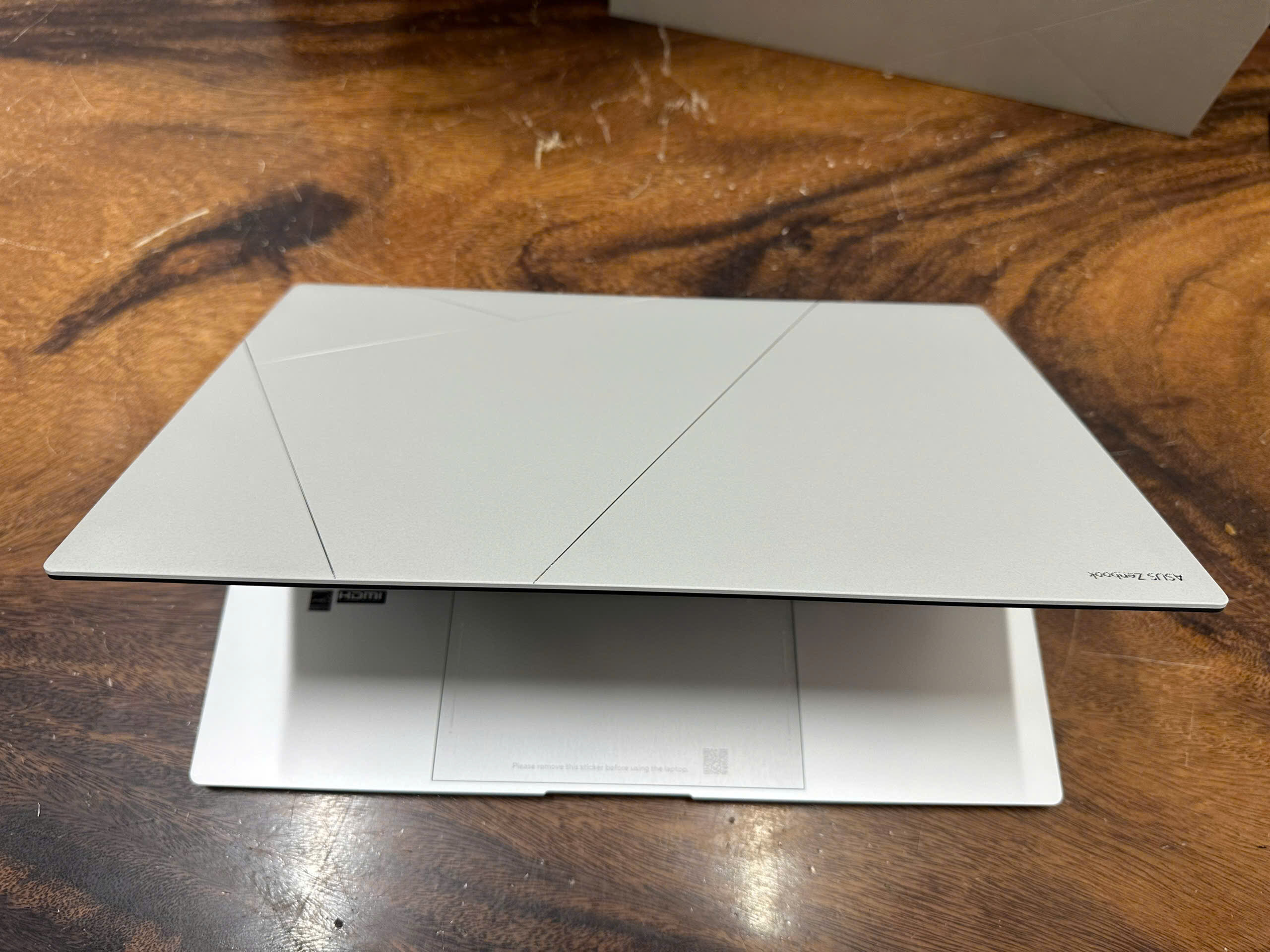 Asus Zenbook S16 Um5606 2