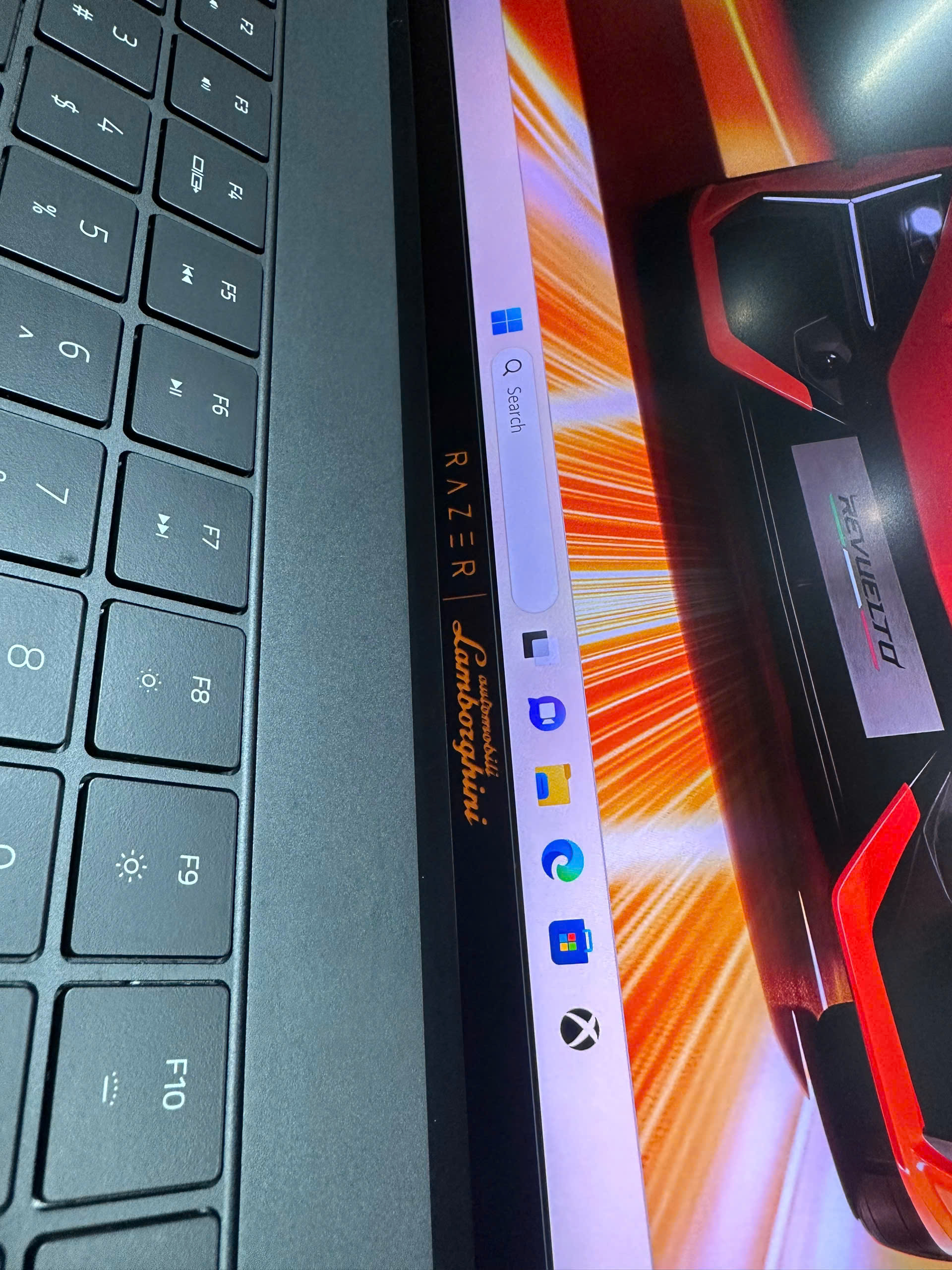 Razer Blade 16 Lamborghini Edition 8