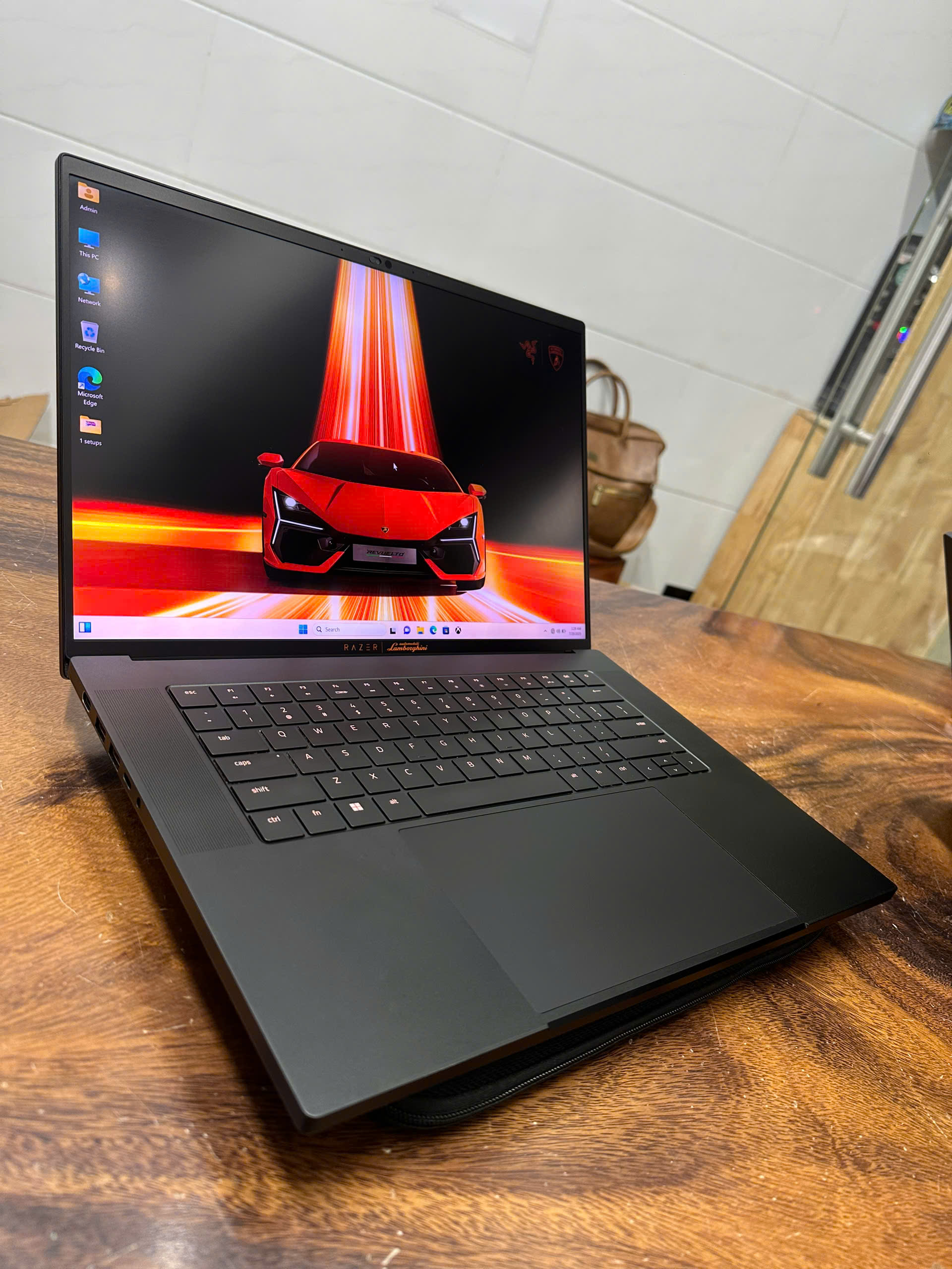 Razer Blade 16 Lamborghini Edition 9