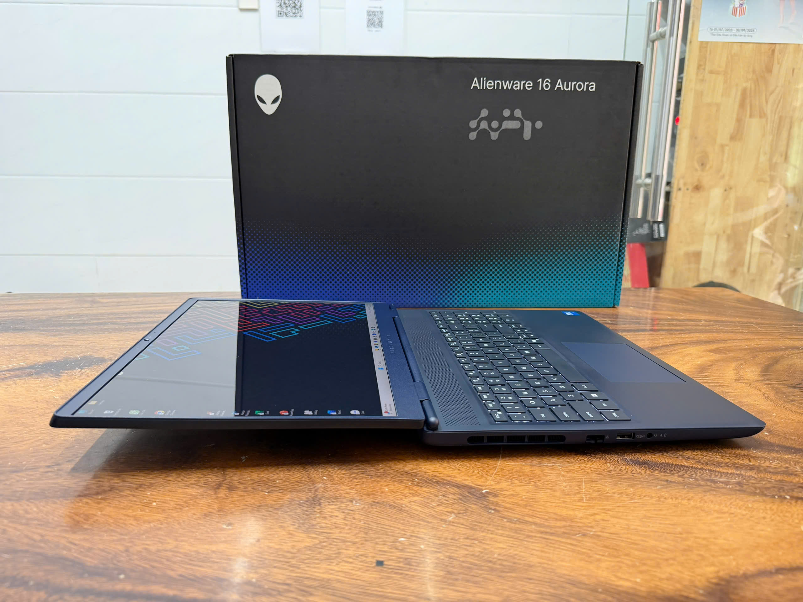 Alienware 16 Aurora Ac16250 4