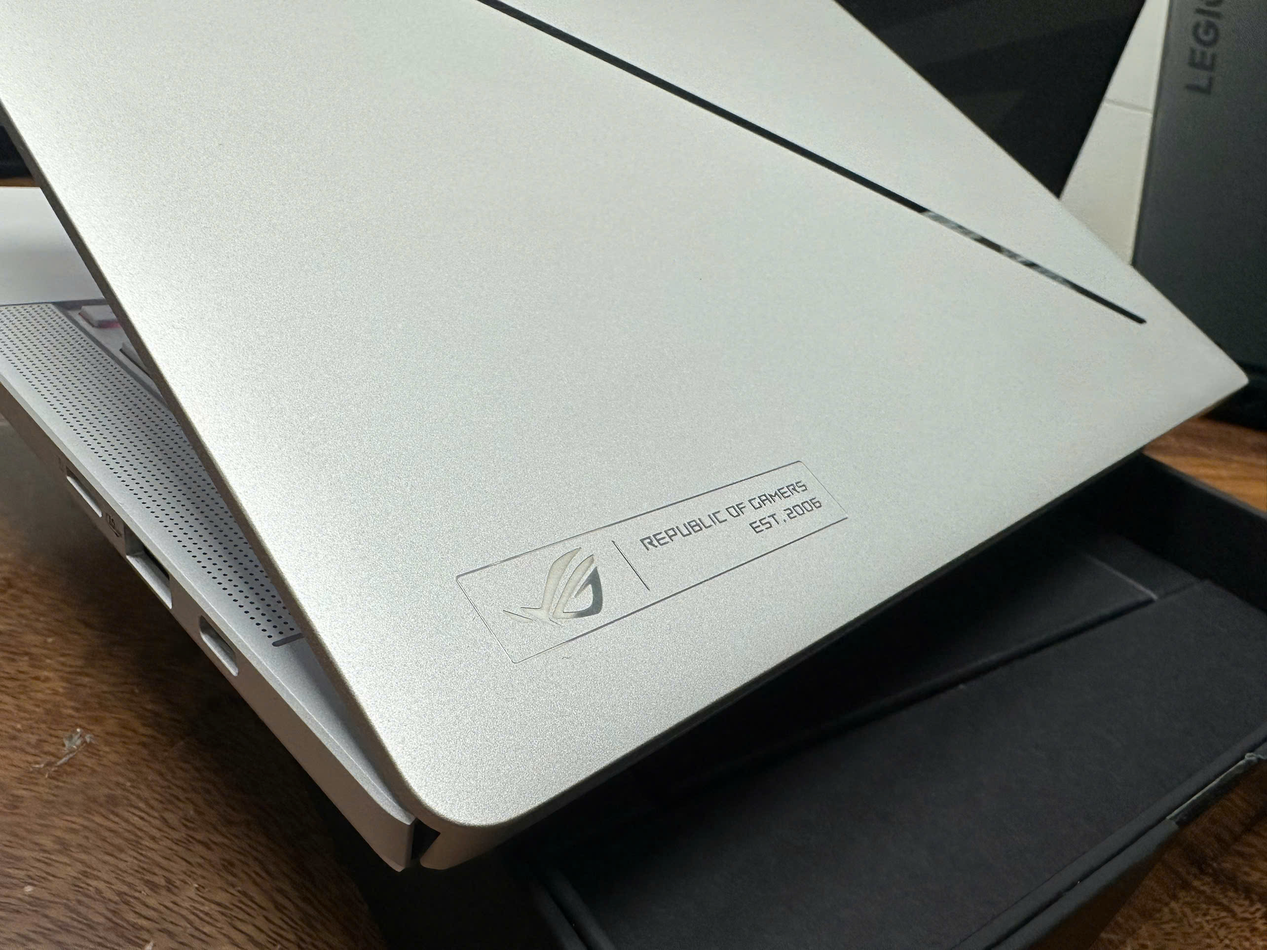 Asus Zephyrus G14 Ga403um 11