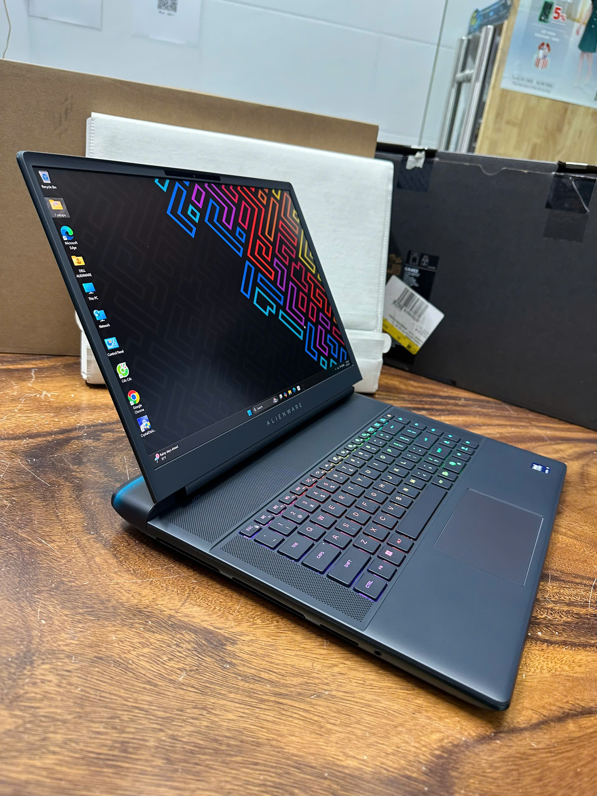 Dell Alienware 16 Area 51 4