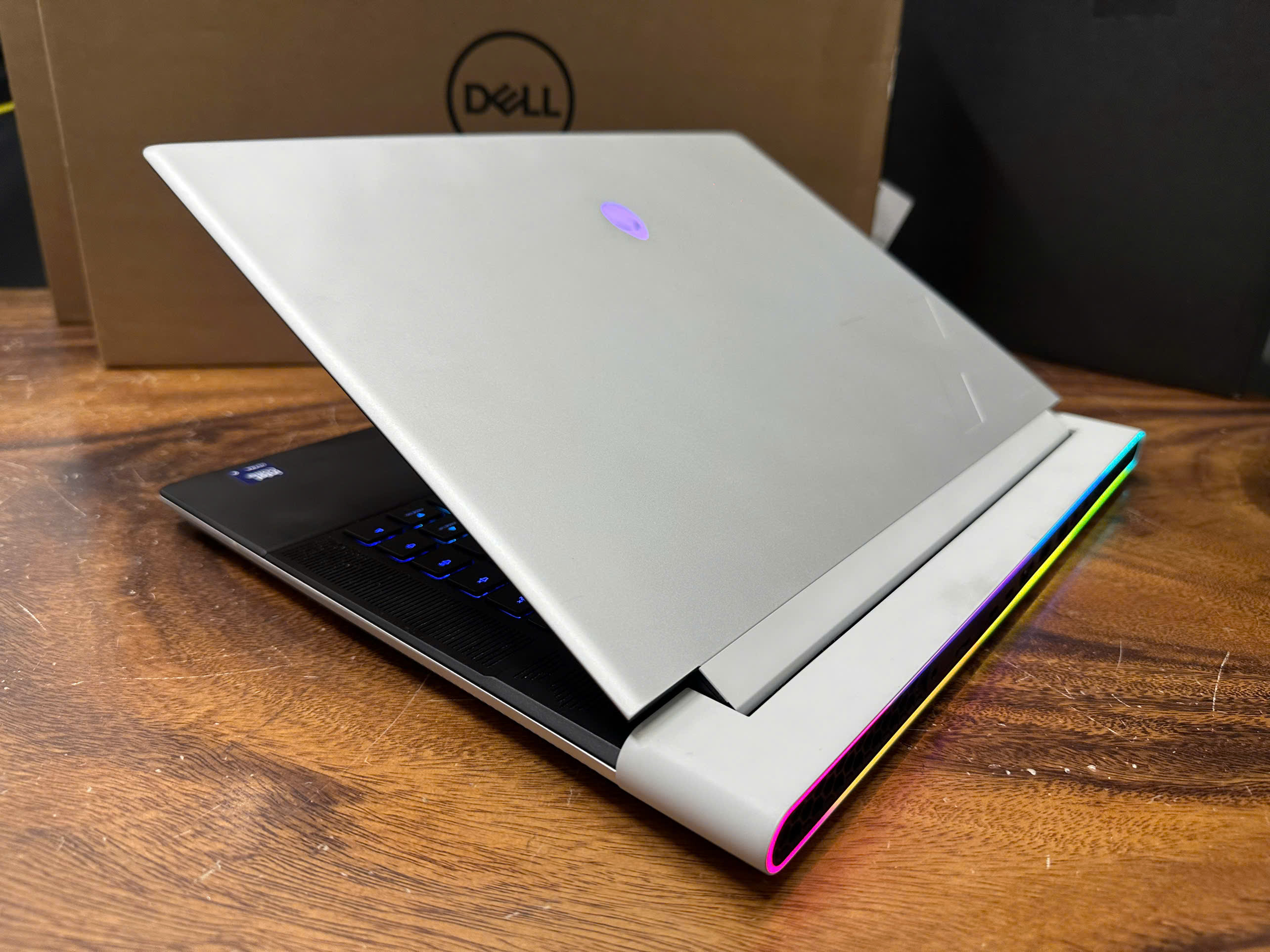 Dell Alienware X16 R2 2