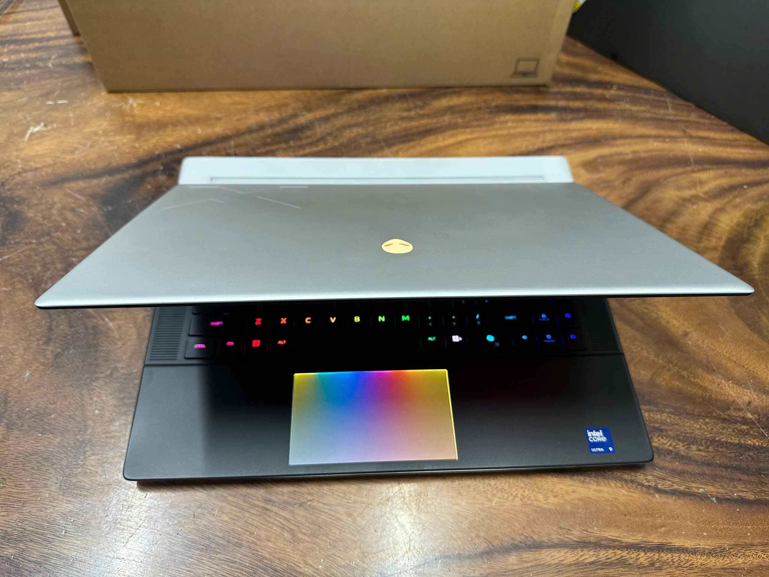 Dell Alienware X16 R2 3